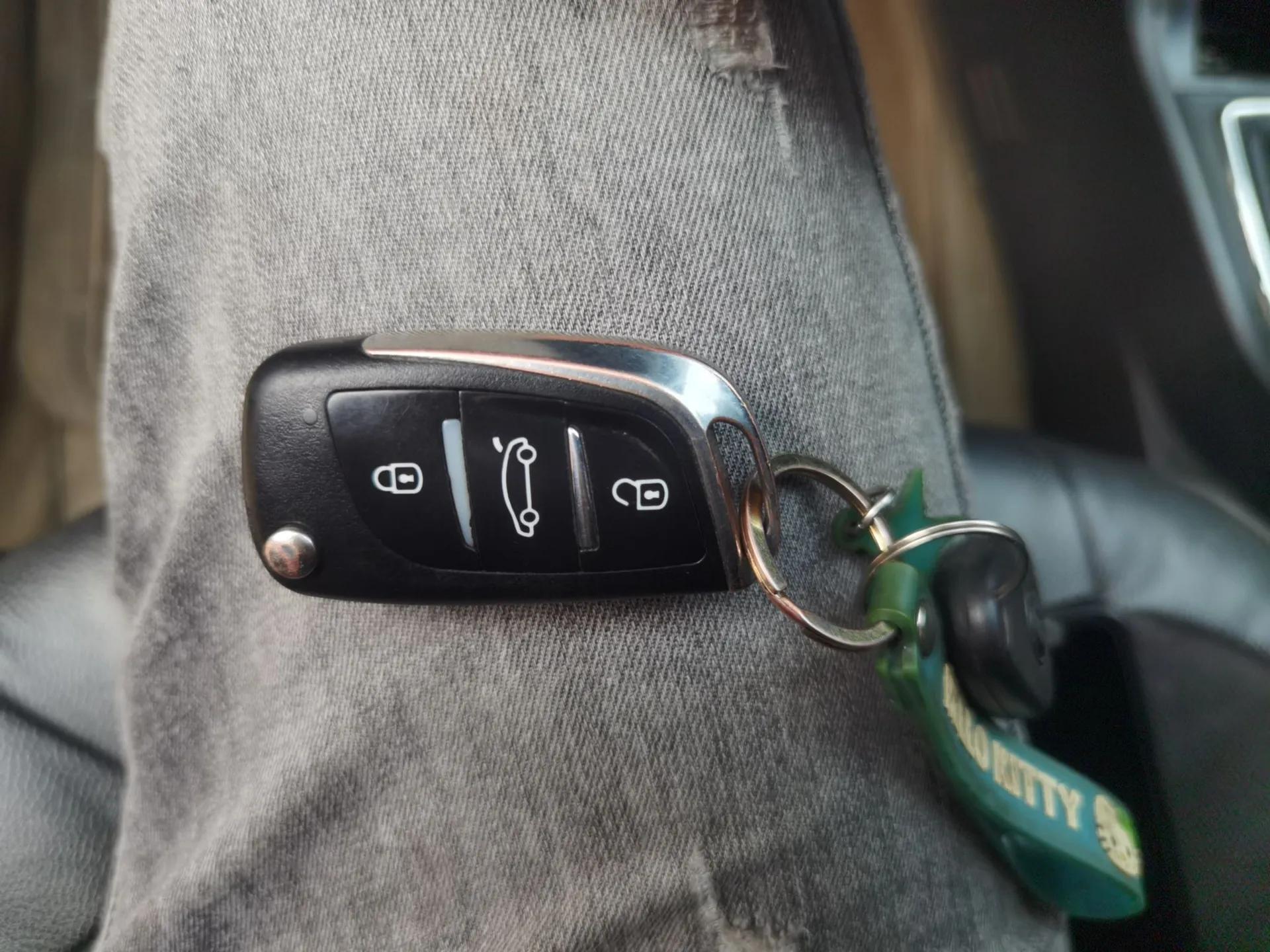 Dongfeng Aeolus S30 2013 1.6L Manual Entry-Level Model — миниатюра 9
