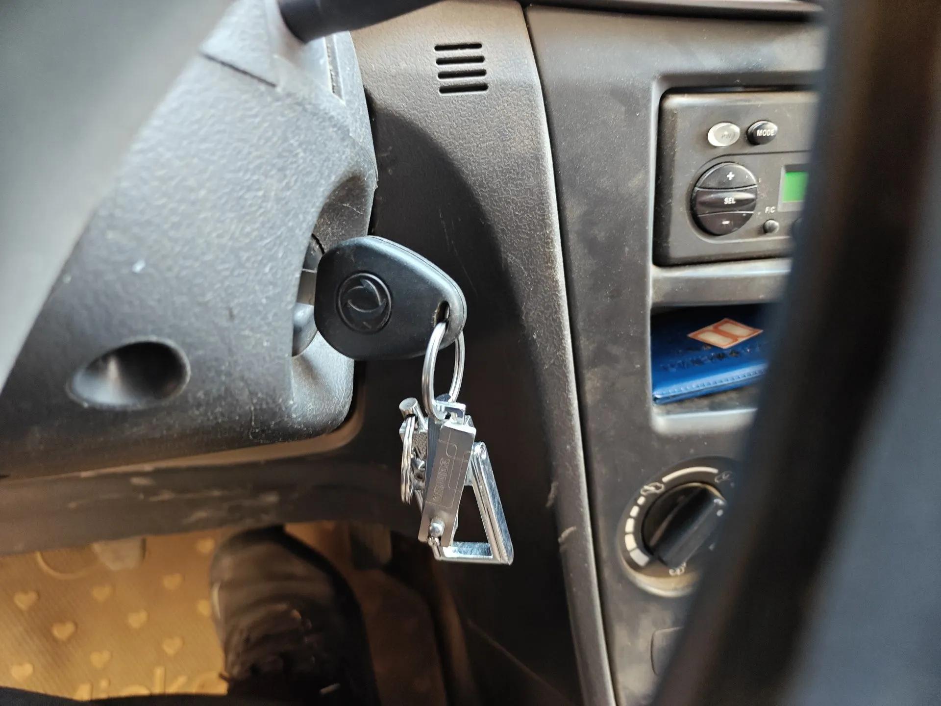 Dongfeng Aeolus S30 2014 1.6L Manual Gratitude Edition CNG — миниатюра 9
