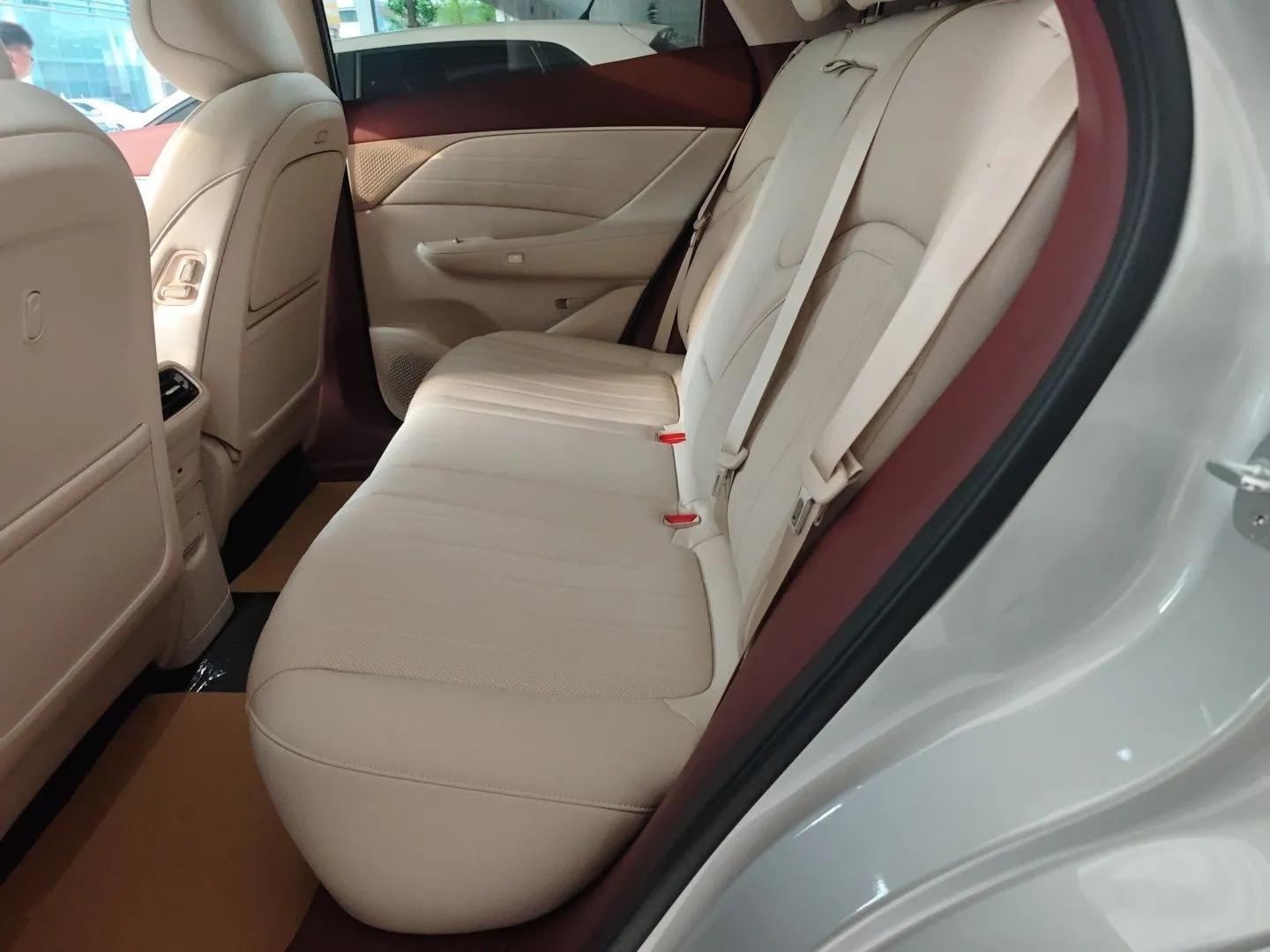 Dongfeng Aeolus L8 2025 Model 185KM Dream Edition — миниатюра 19