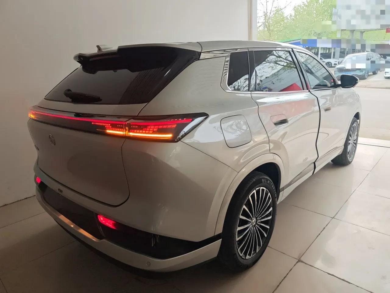 Dongfeng Aeolus L8 2025 Model 185KM Dream Edition — миниатюра 4