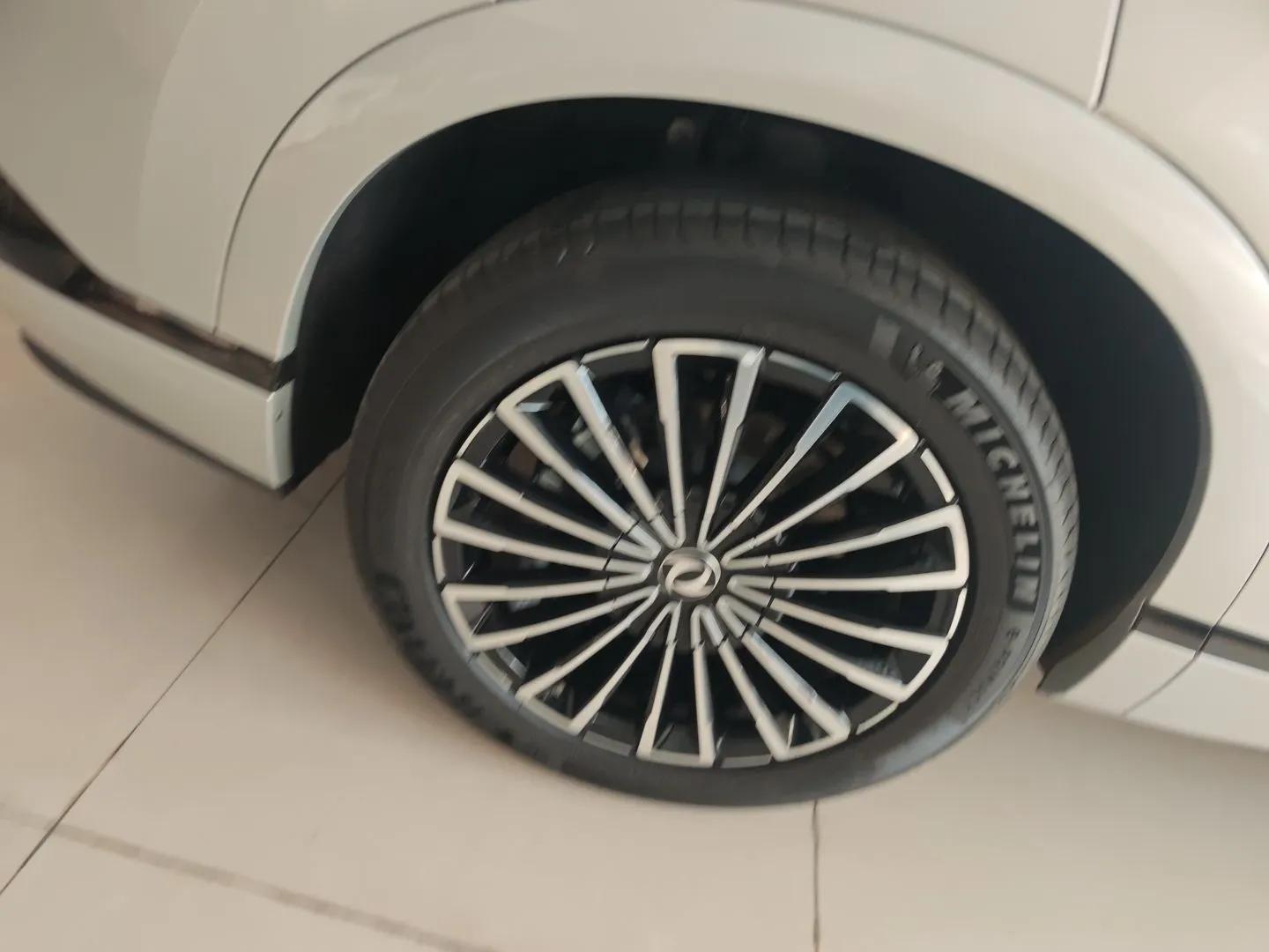 Dongfeng Aeolus L8 2025 Model 185KM Dream Edition — миниатюра 10