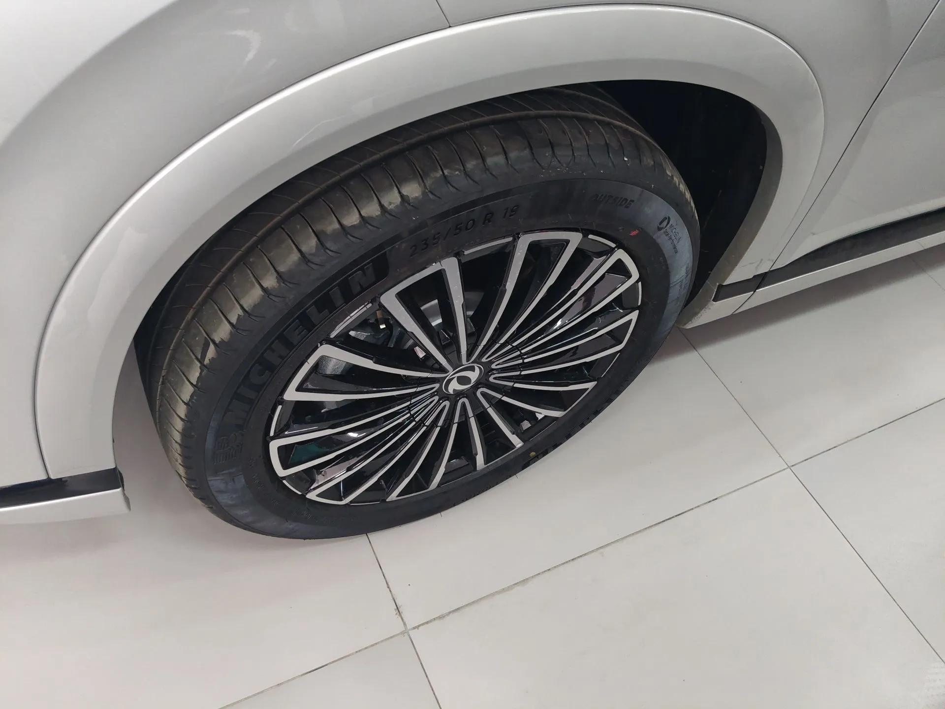 Dongfeng Aeolus L8 2025 Model 185KM Ideal Edition — миниатюра 8
