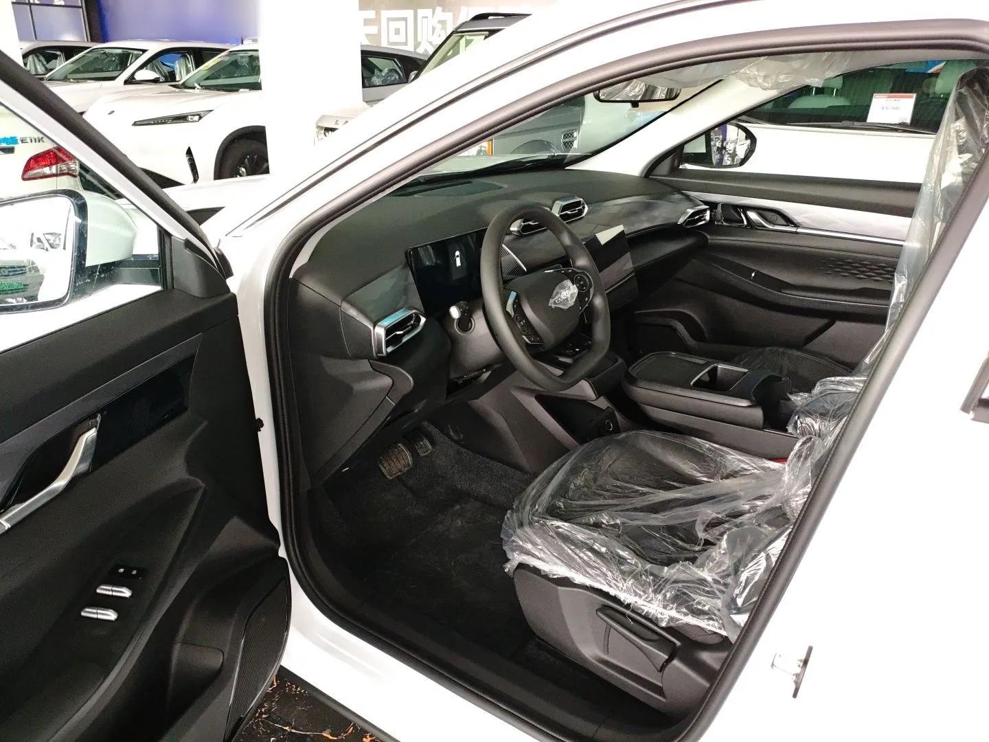 Dongfeng Aeolus SKY EV01 2025 530 km AIR Elite Edition — миниатюра 19