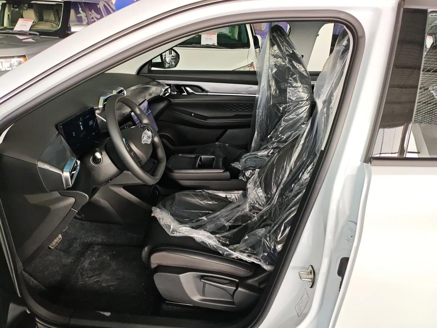 Dongfeng Aeolus SKY EV01 2025 530 km AIR Elite Edition — миниатюра 18