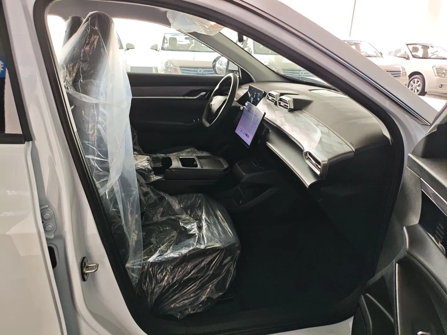 Dongfeng Aeolus SKY EV01 2025 530 km AIR Elite Edition — миниатюра 23