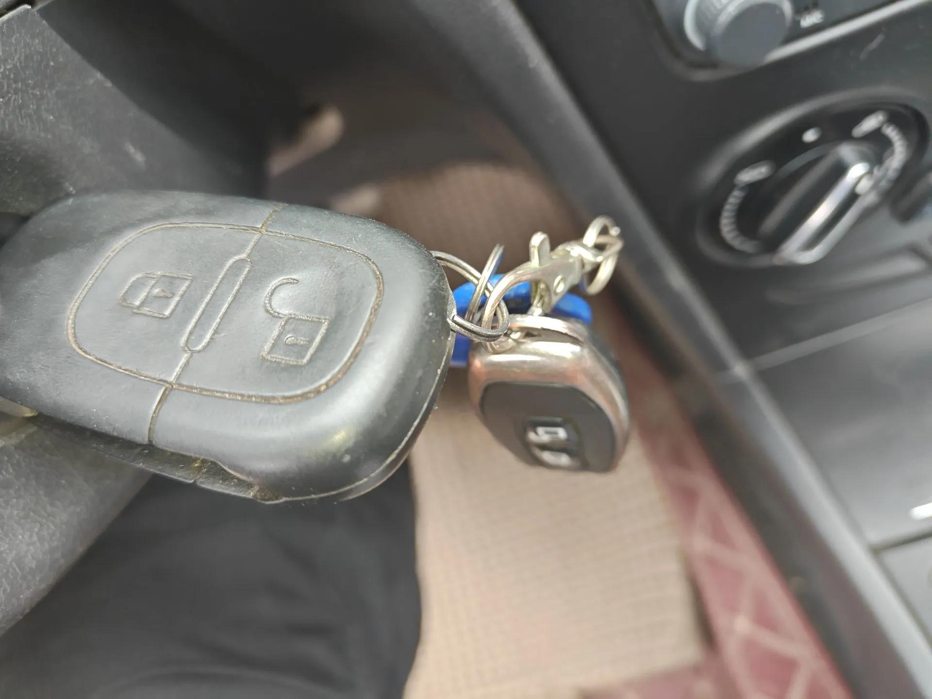 Dongfeng Aeolus H30 2014 CROSS 1.6L Manual Zunyi Model — миниатюра 9
