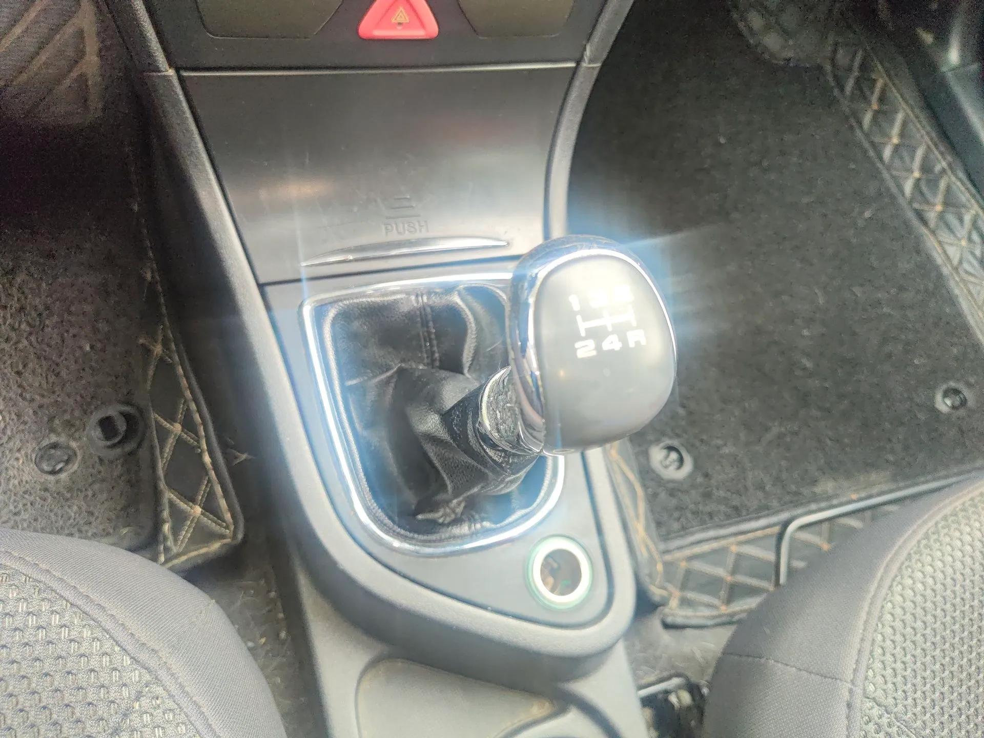Dongfeng Aeolus H30 2014 CROSS 1.5L Manual Gratitude Edition — миниатюра 15