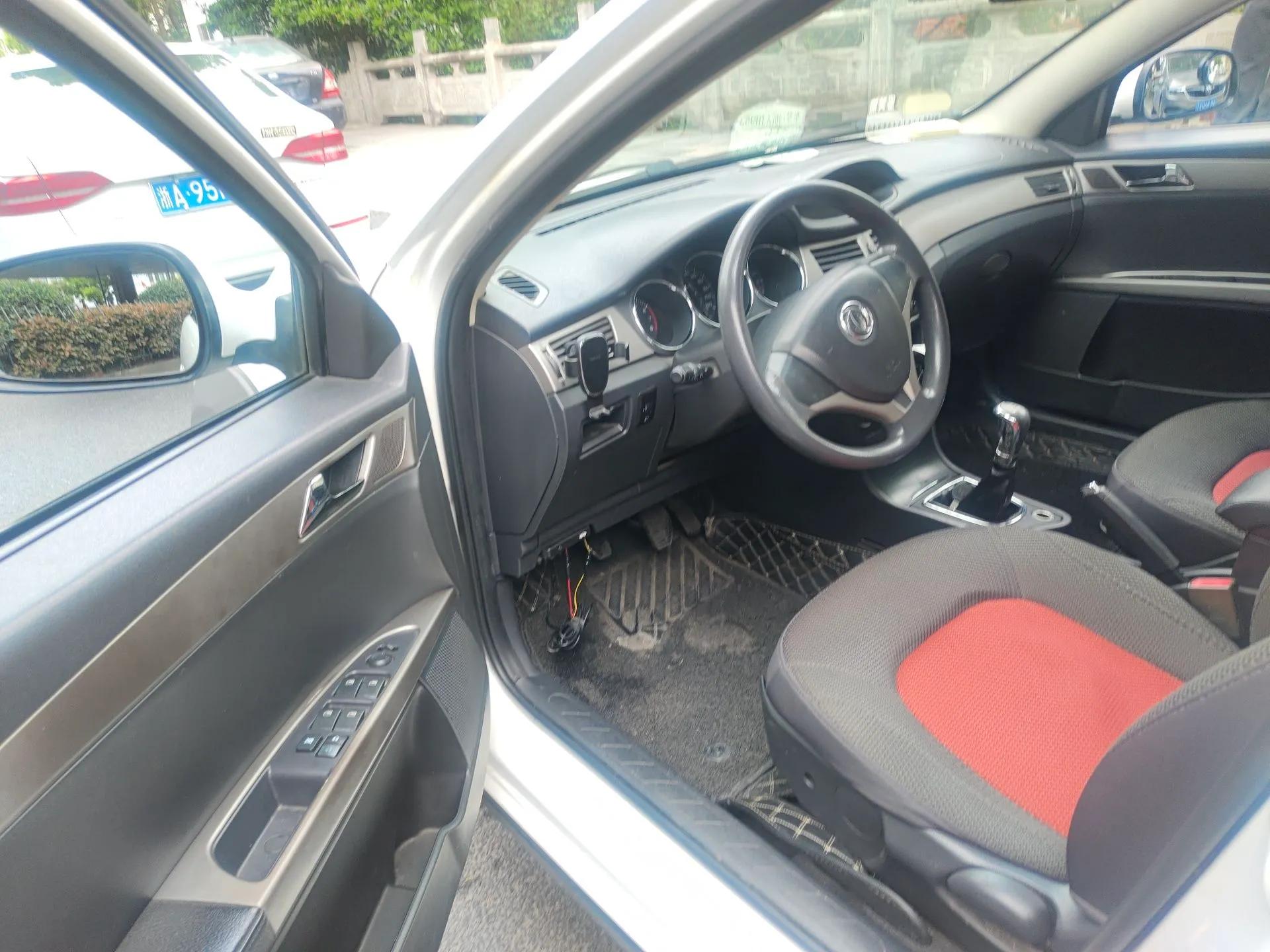 Dongfeng Aeolus H30 2014 CROSS 1.5L Manual Gratitude Edition — миниатюра 17