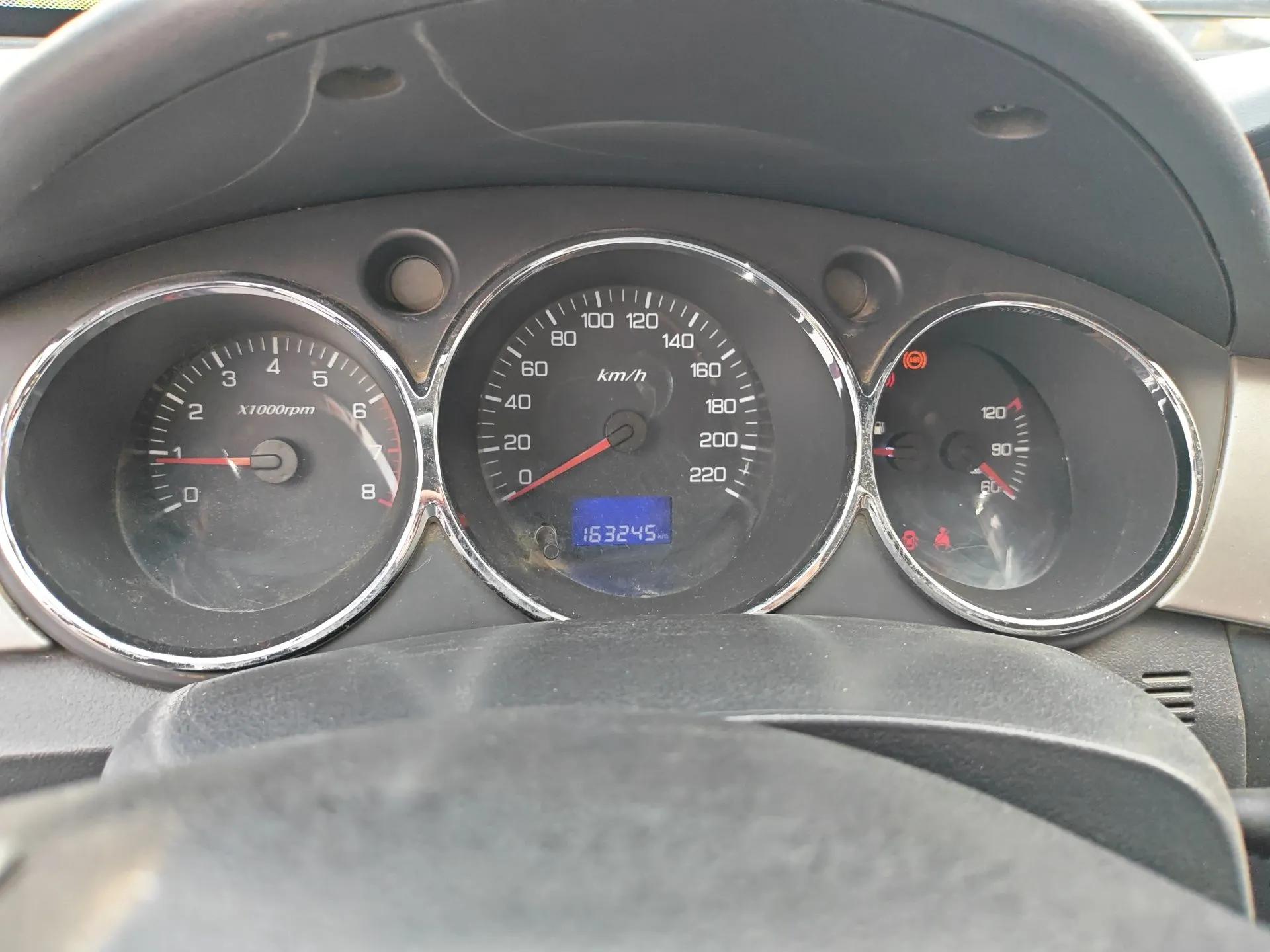 Dongfeng Aeolus H30 2012 CROSS 1.6L Manual Luxury Model — миниатюра 12