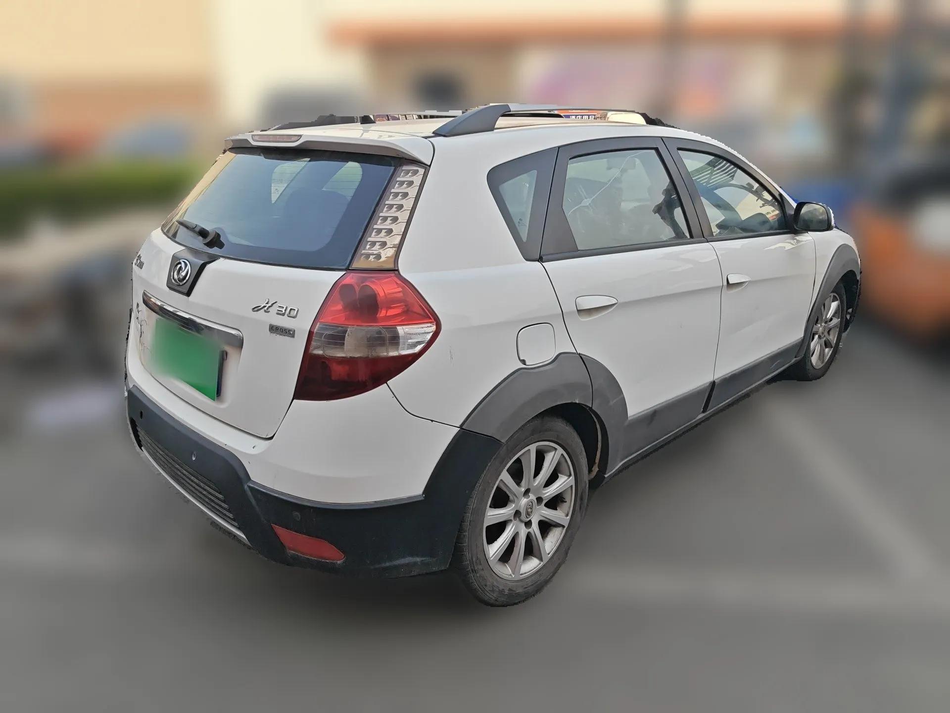 Dongfeng Aeolus H30 2012 CROSS 1.6L Manual Luxury Model — миниатюра 6