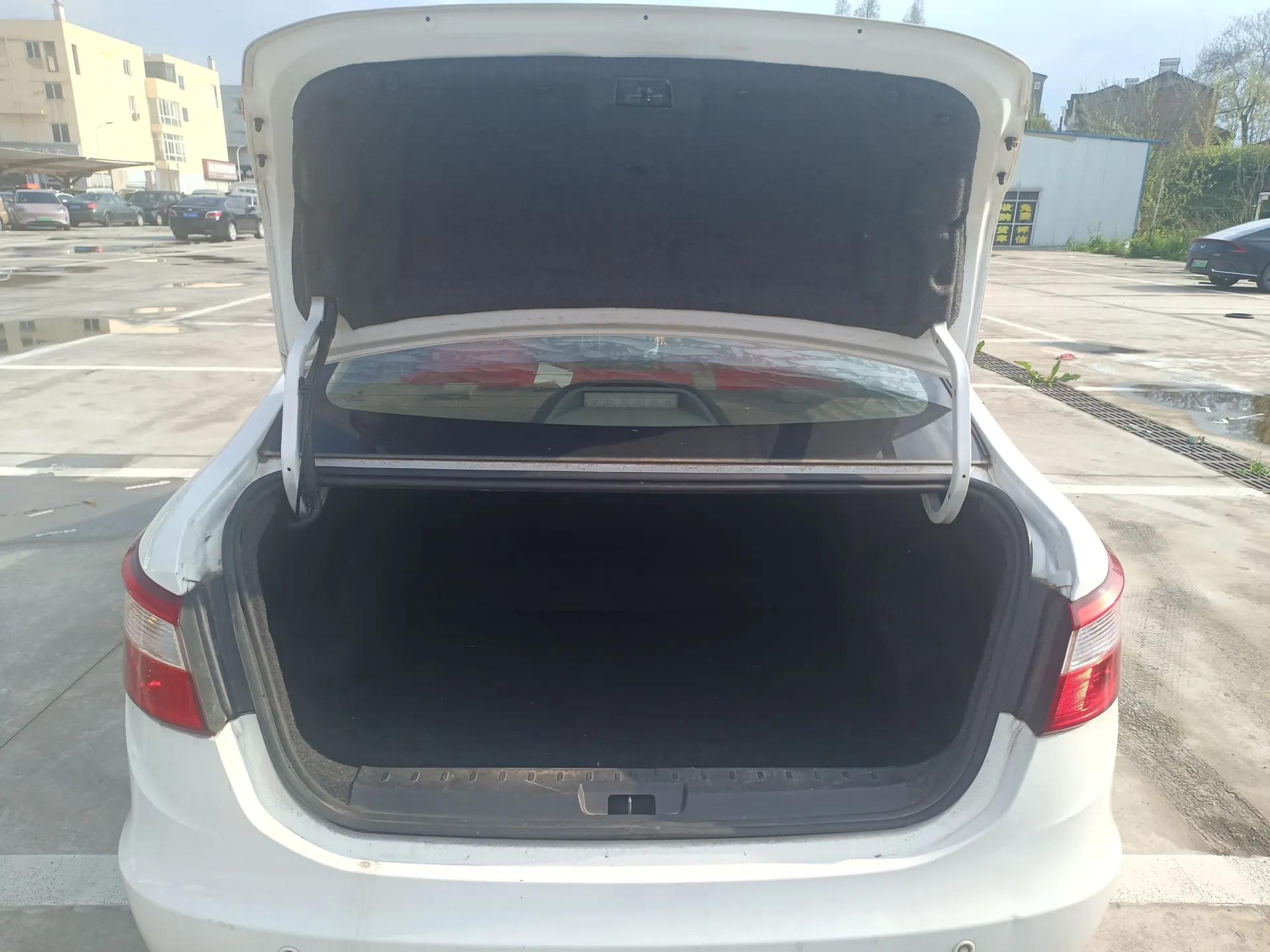 Dongfeng Aeolus A30 2014 1.5L Manual Smart Drive Smart Edition — миниатюра 22