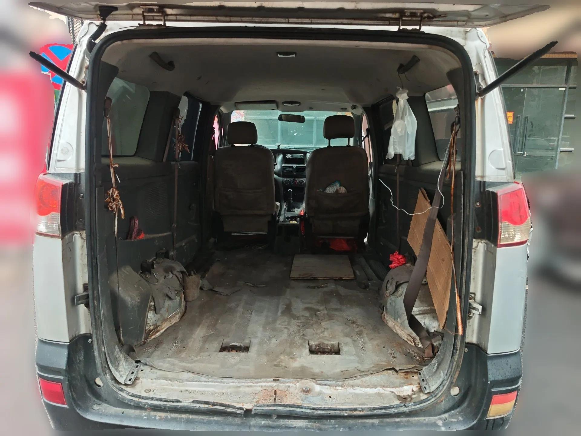 Dongfeng Shuaike 2013 Revised Version 1.5L Manual Standard Edition 7 Seats China IV Standard — миниатюра 20