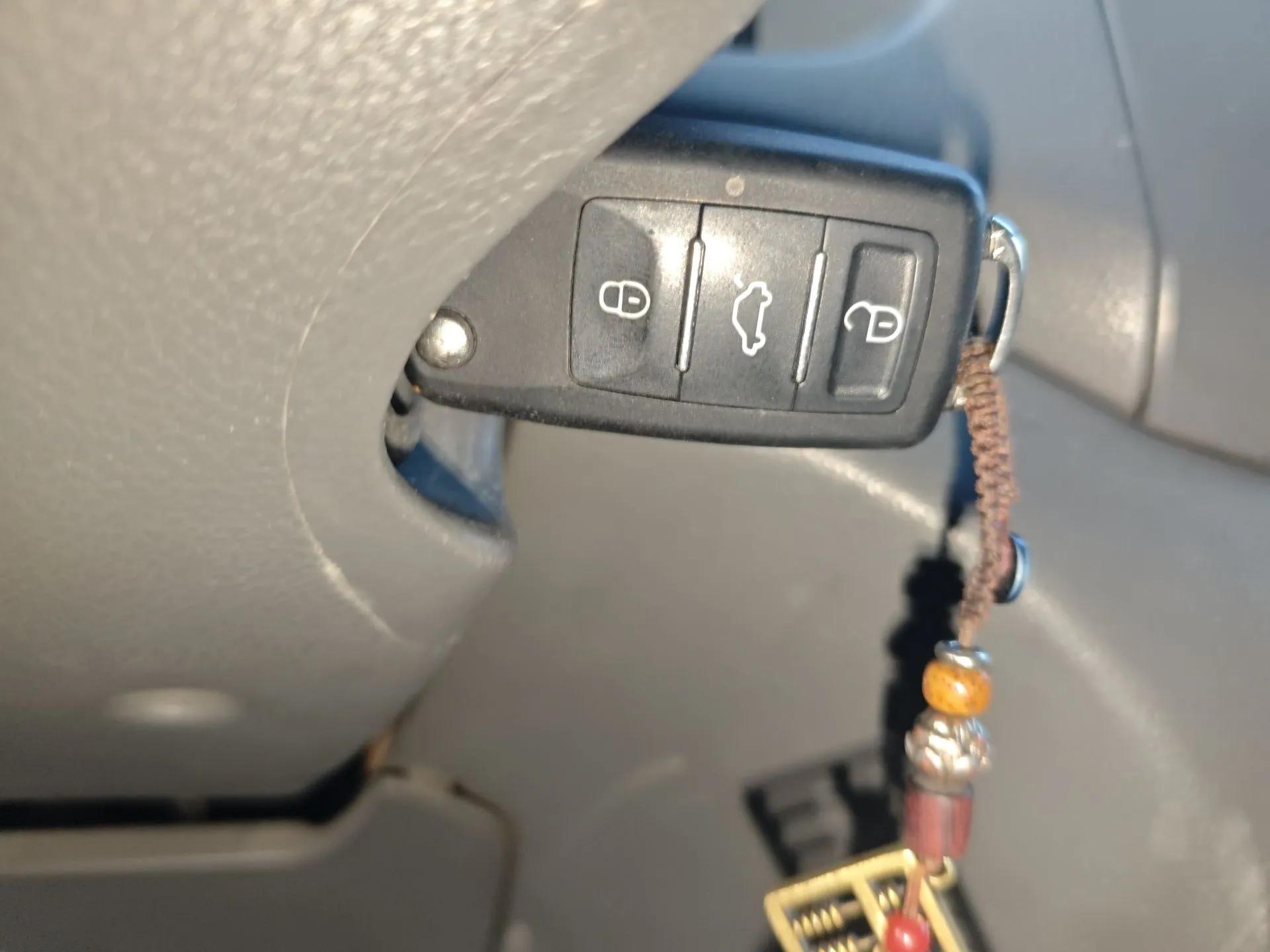 Dongfeng Shuaike 2011 1.5L Manual Comfort 7-Seater China IV Standard — миниатюра 9