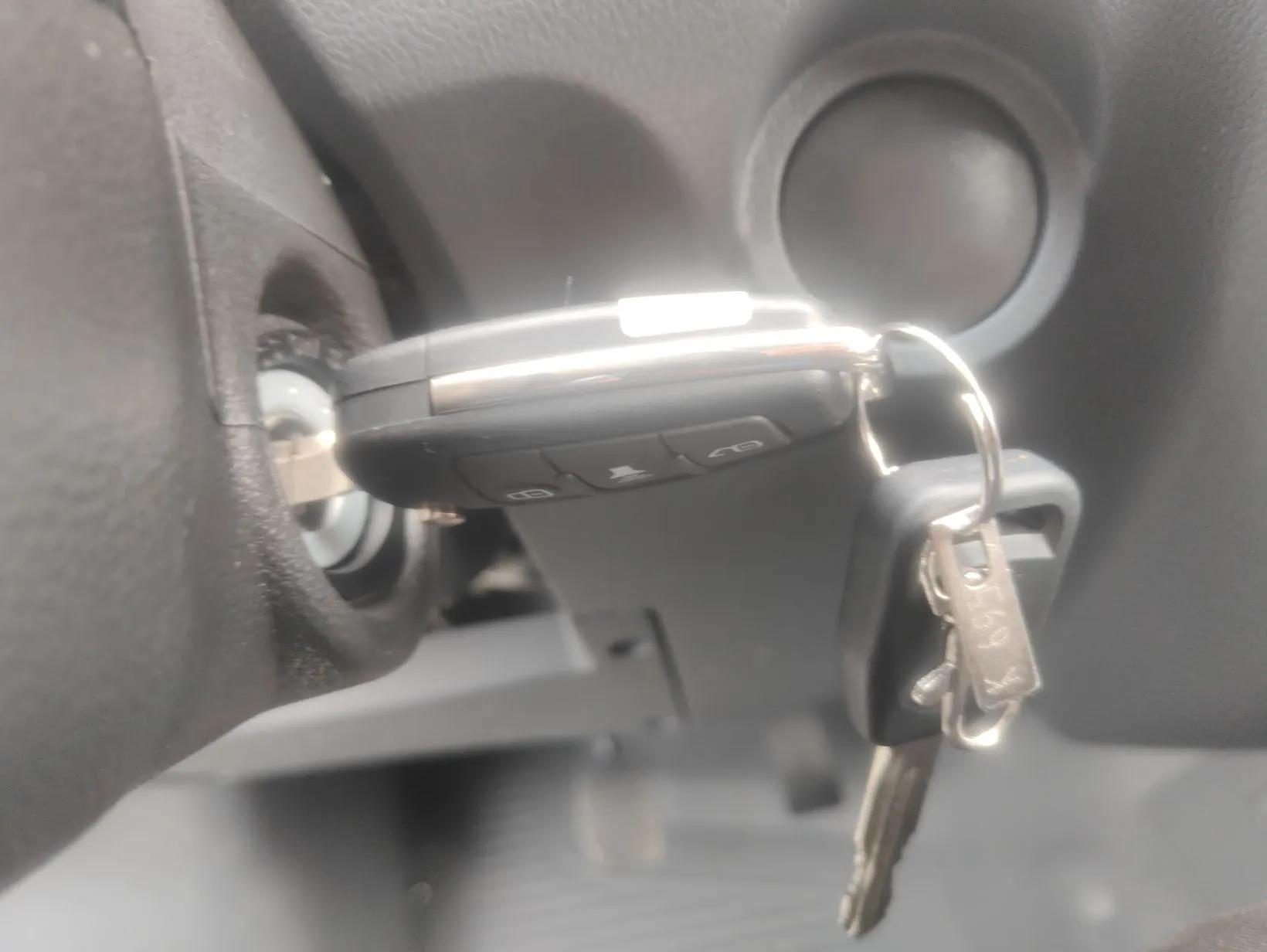 Dongfeng Yufeng EM27 2024 EM27L Eves Power 41.86 kWh — миниатюра 12