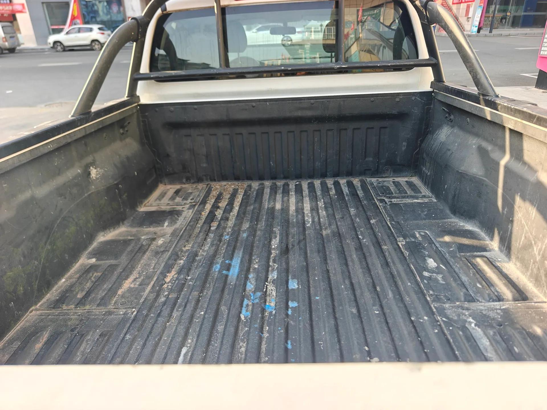 Dongfeng Ruichi 7 2022 2.3T Manual 4x4 Diesel Standard Version with Long Cargo Bed and Flatbed M9T — миниатюра 16
