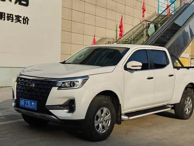 Dongfeng Ruichi 7 2022 2.3T Manual 4x4 Diesel Standard Version with Long Cargo Bed and Flatbed M9T