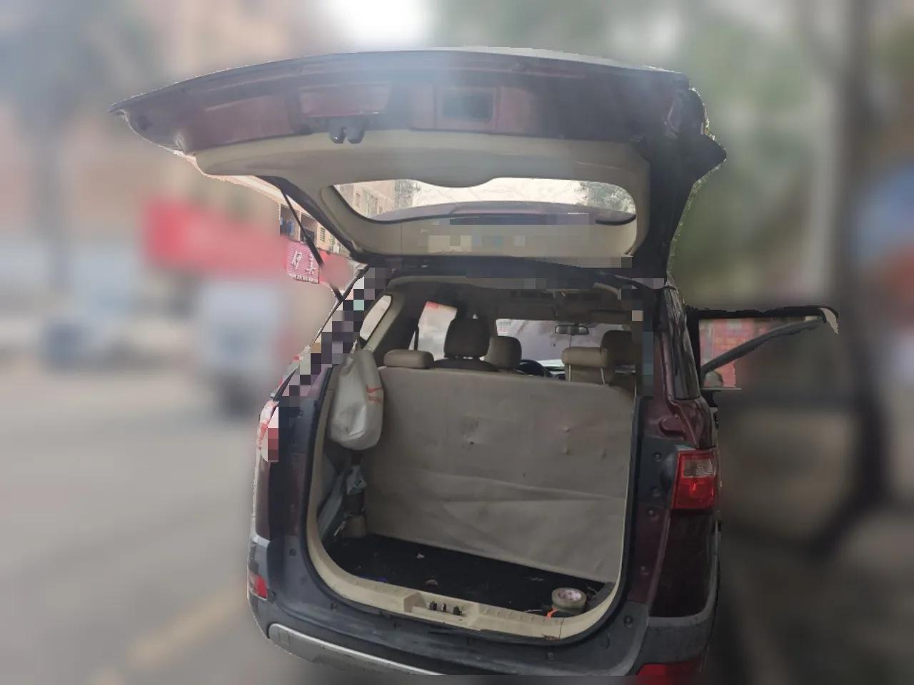 Dongfeng Fengon 370 2016 1.5L Manual Standard Edition SFG15-02 7 Seats — миниатюра 20