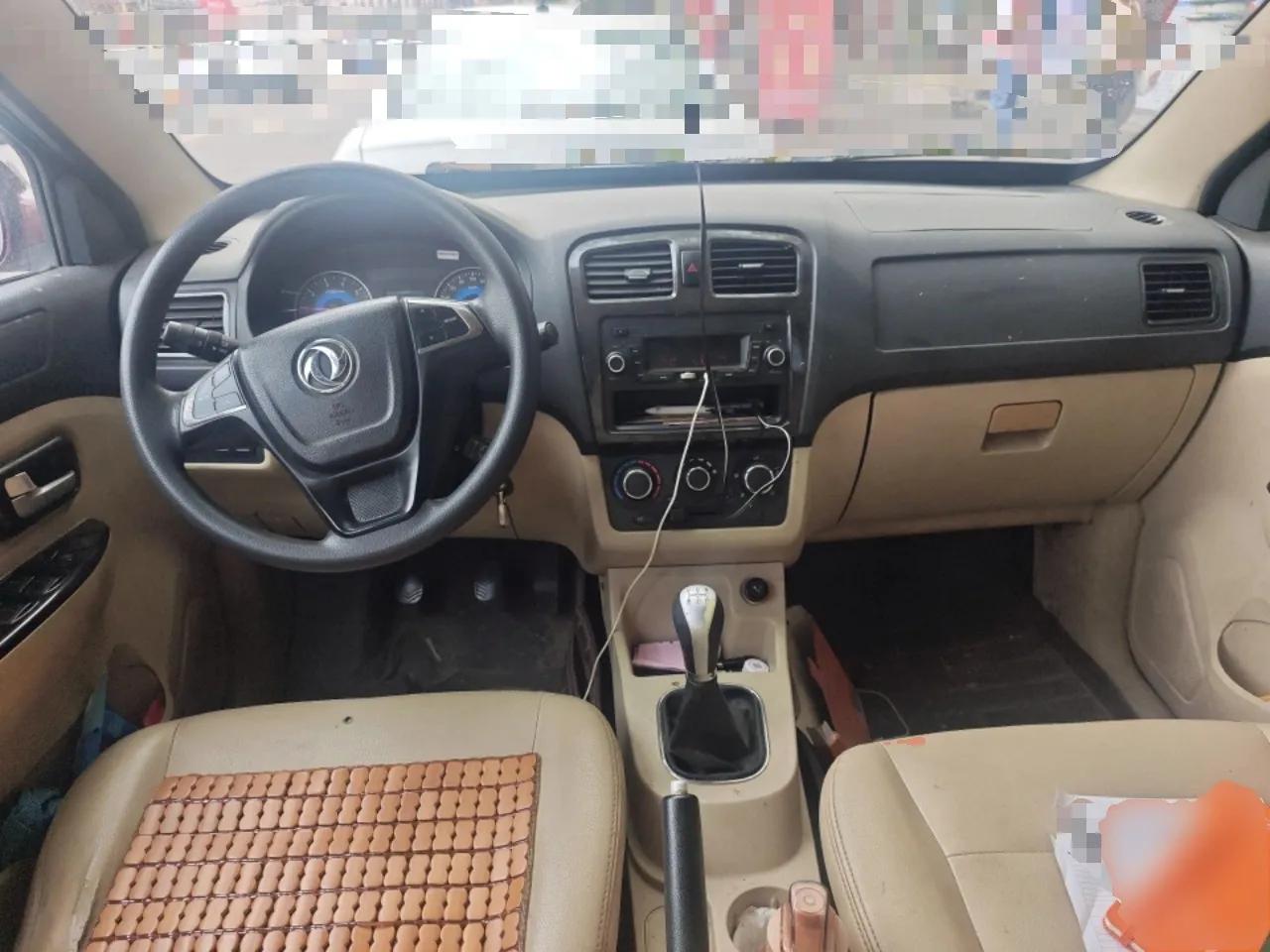 Dongfeng Fengon 370 2016 1.5L Manual Standard Edition SFG15-02 7 Seats — миниатюра 10