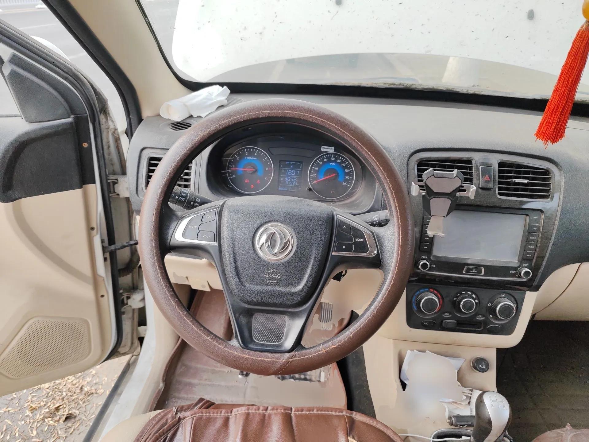 Dongfeng Fengon 370 2016 1.5L Manual Standard Model II 7 Seats — миниатюра 11