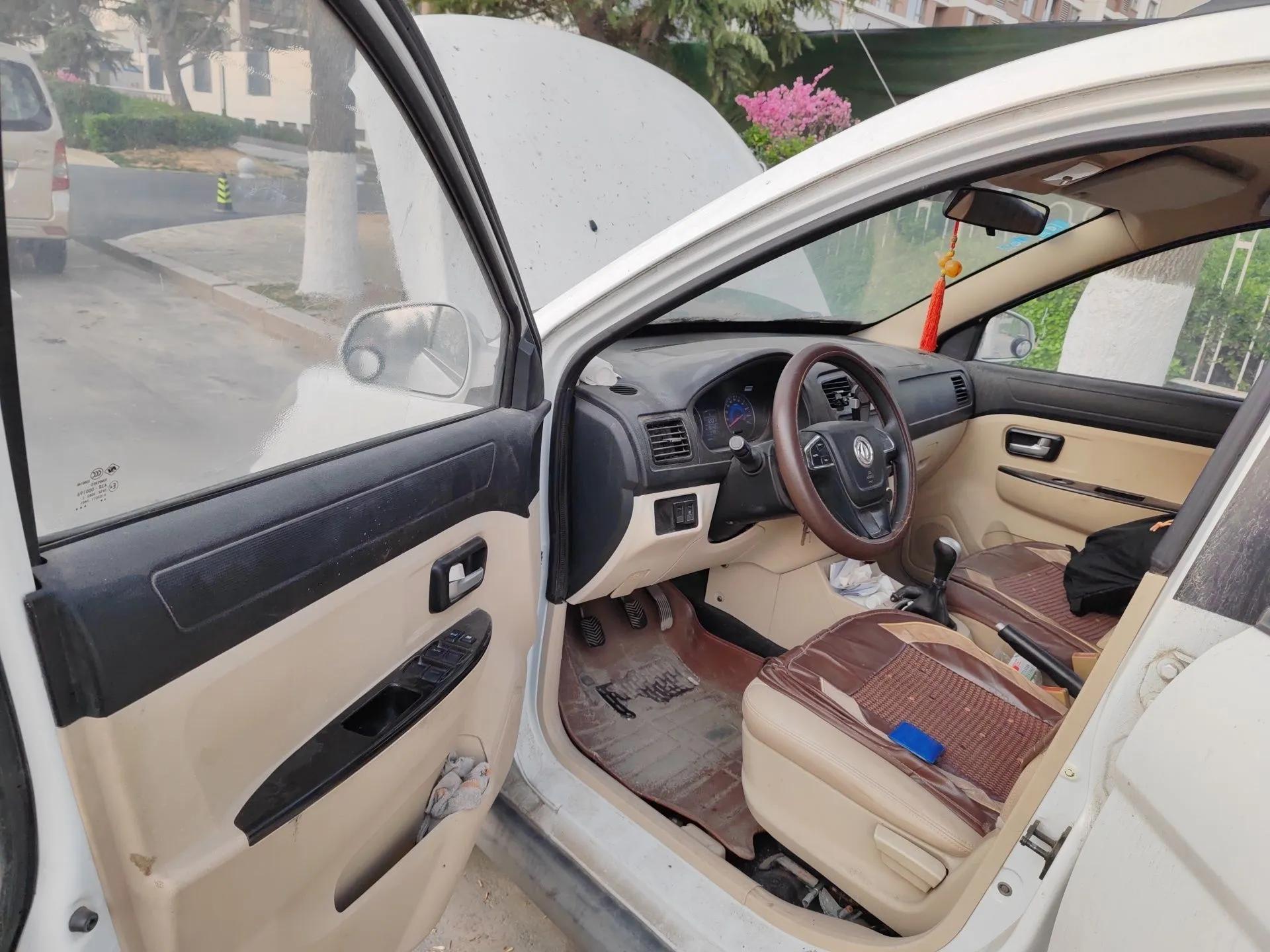 Dongfeng Fengon 370 2016 1.5L Manual Standard Model II 7 Seats — миниатюра 17