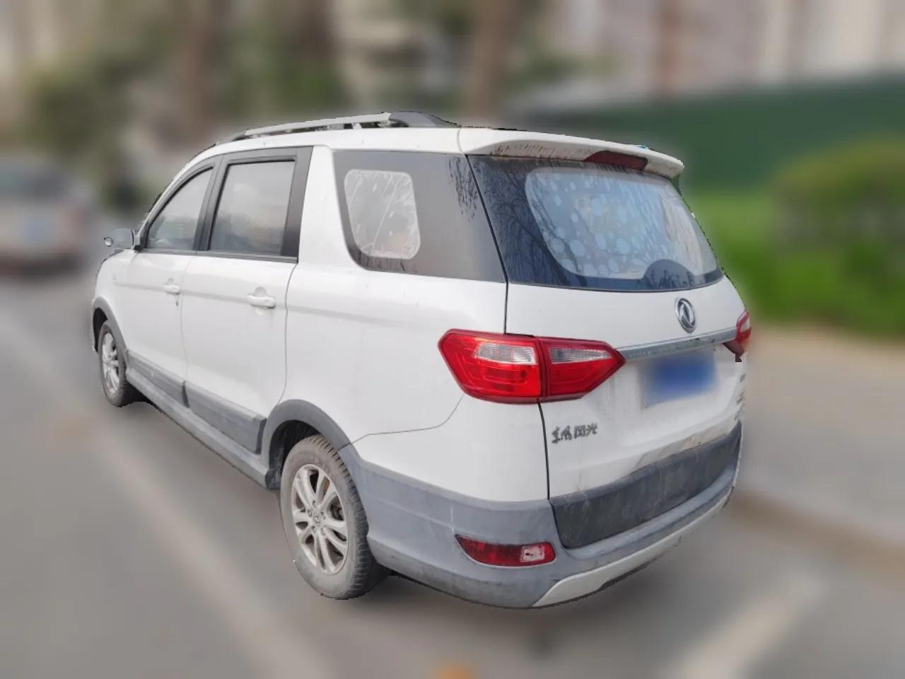 Dongfeng Fengon 370 2016 1.5L Manual Standard Model II 7 Seats — миниатюра 4