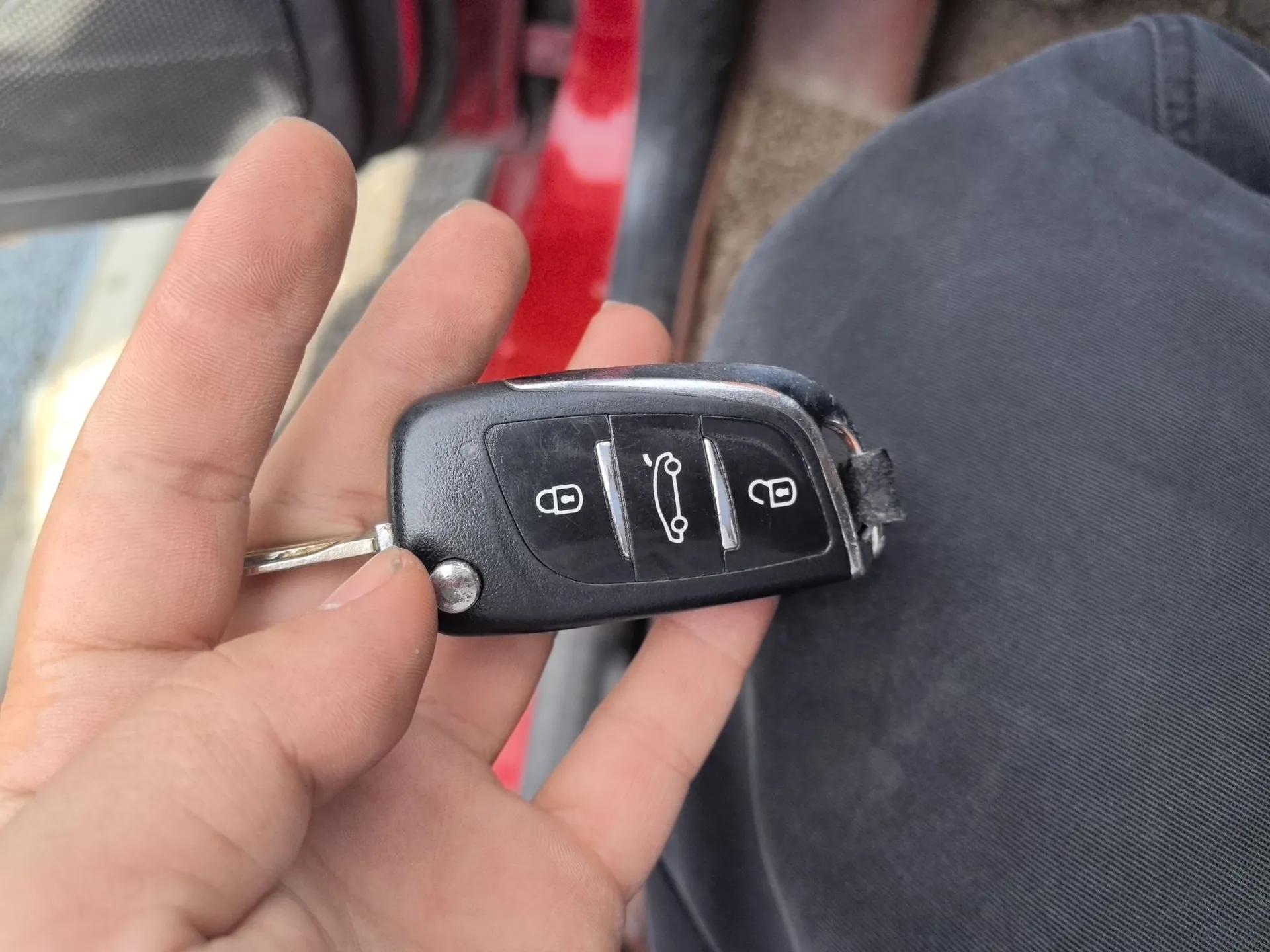 Dongfeng Fengon 360 2015 1.5L Manual Luxury 7-Seater China V Emission Standard — миниатюра 9