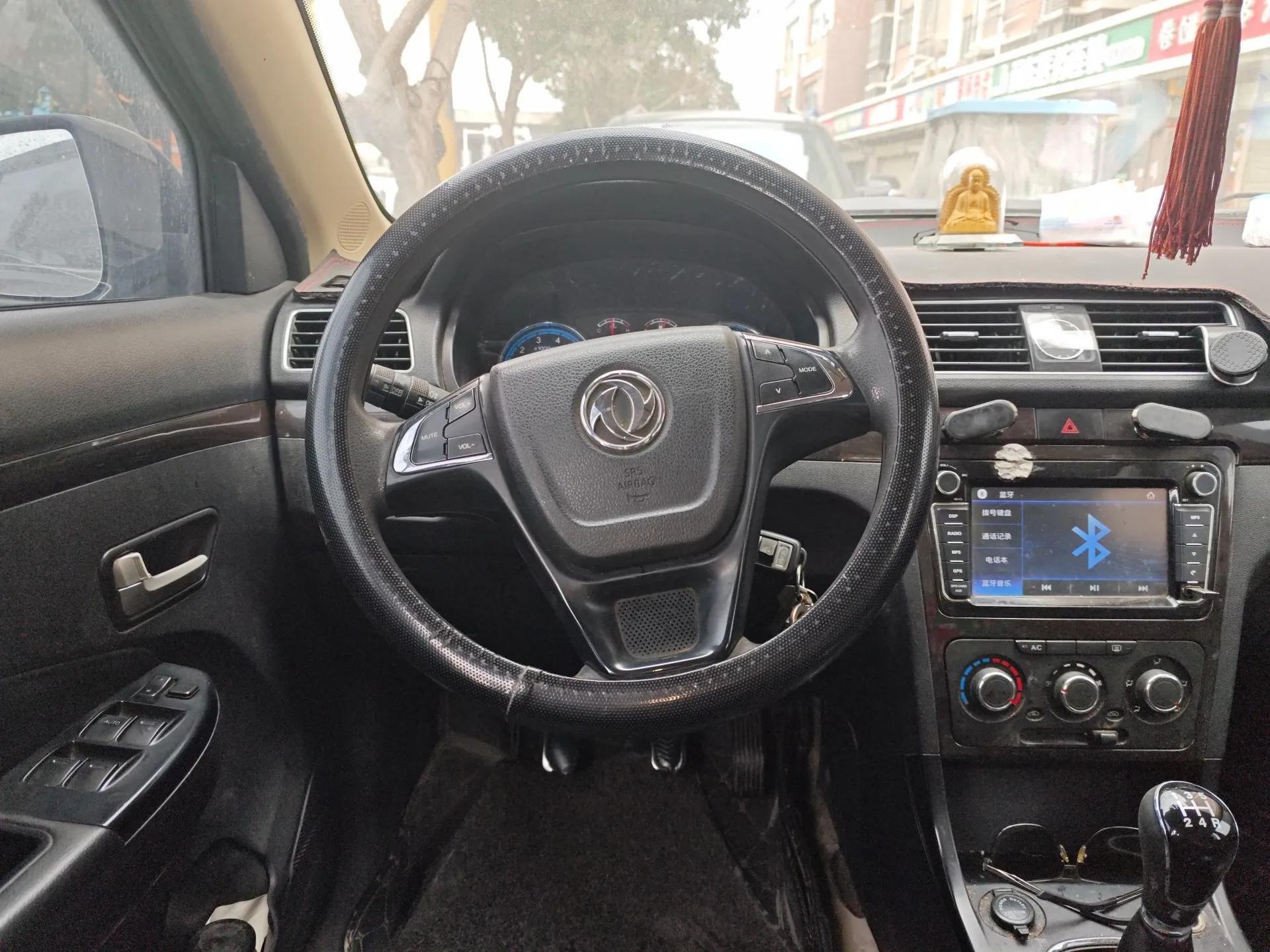 Dongfeng Fengon 360 2015 1.5L Manual Luxury 7-Seater China IV Standard — миниатюра 11