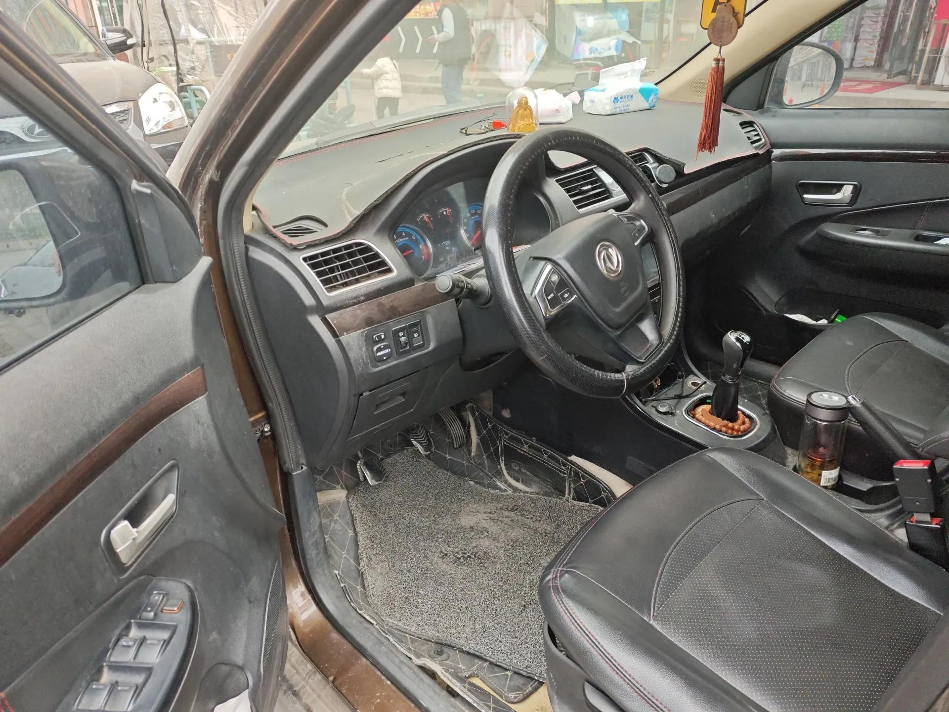 Dongfeng Fengon 360 2015 1.5L Manual Luxury 7-Seater China IV Standard — миниатюра 17