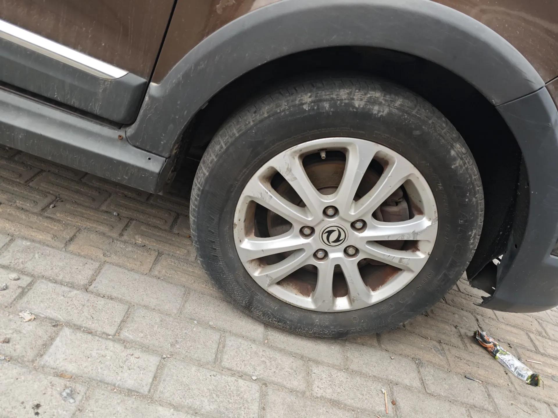 Dongfeng Fengon 360 2015 1.5L Manual Luxury 7-Seater China IV Standard — миниатюра 8