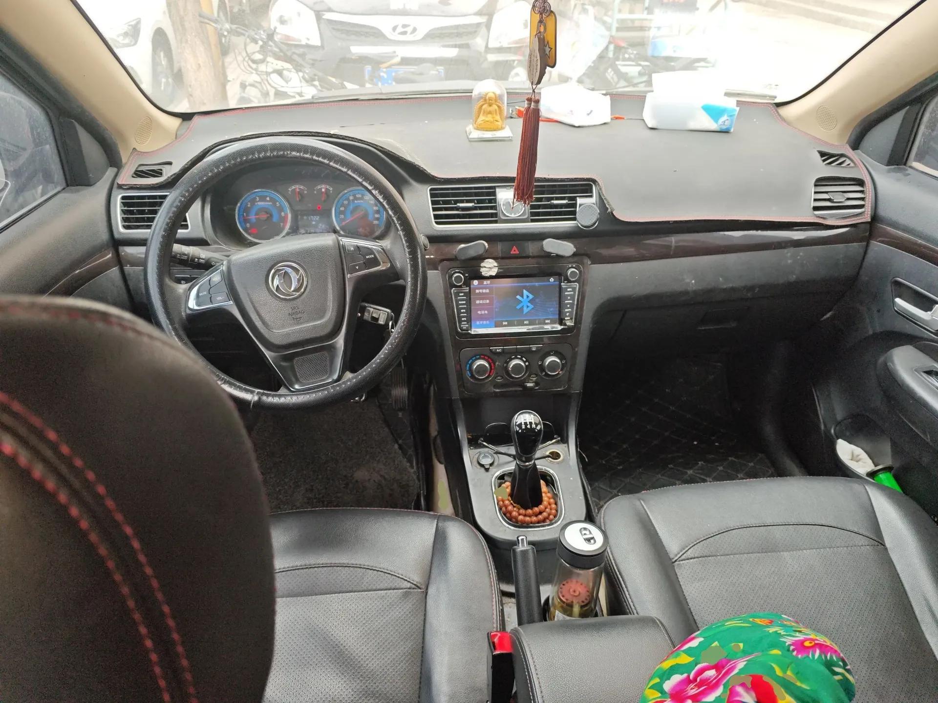 Dongfeng Fengon 360 2015 1.5L Manual Luxury 7-Seater China IV Standard — миниатюра 10