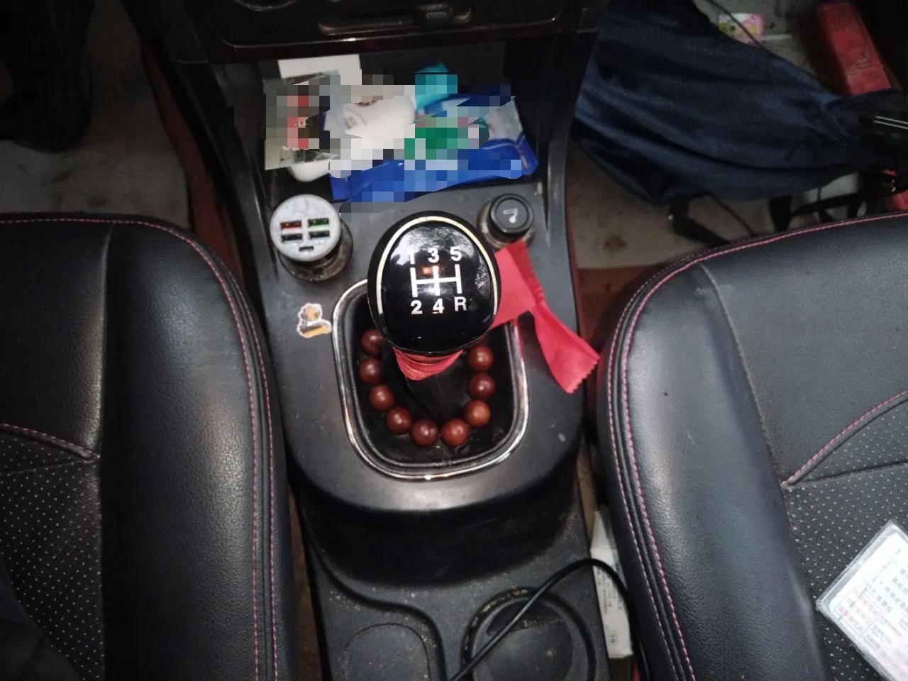 Dongfeng Fengon 360 2015 1.5L Manual Luxury 7-Seater China IV Standard — миниатюра 15
