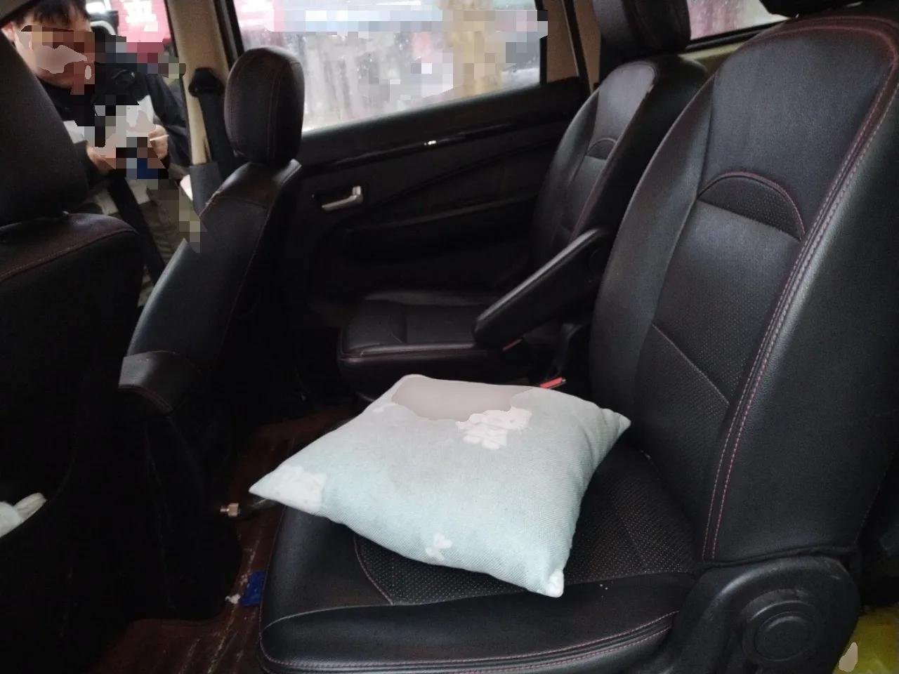 Dongfeng Fengon 360 2015 1.5L Manual Luxury 7-Seater China IV Standard — миниатюра 18