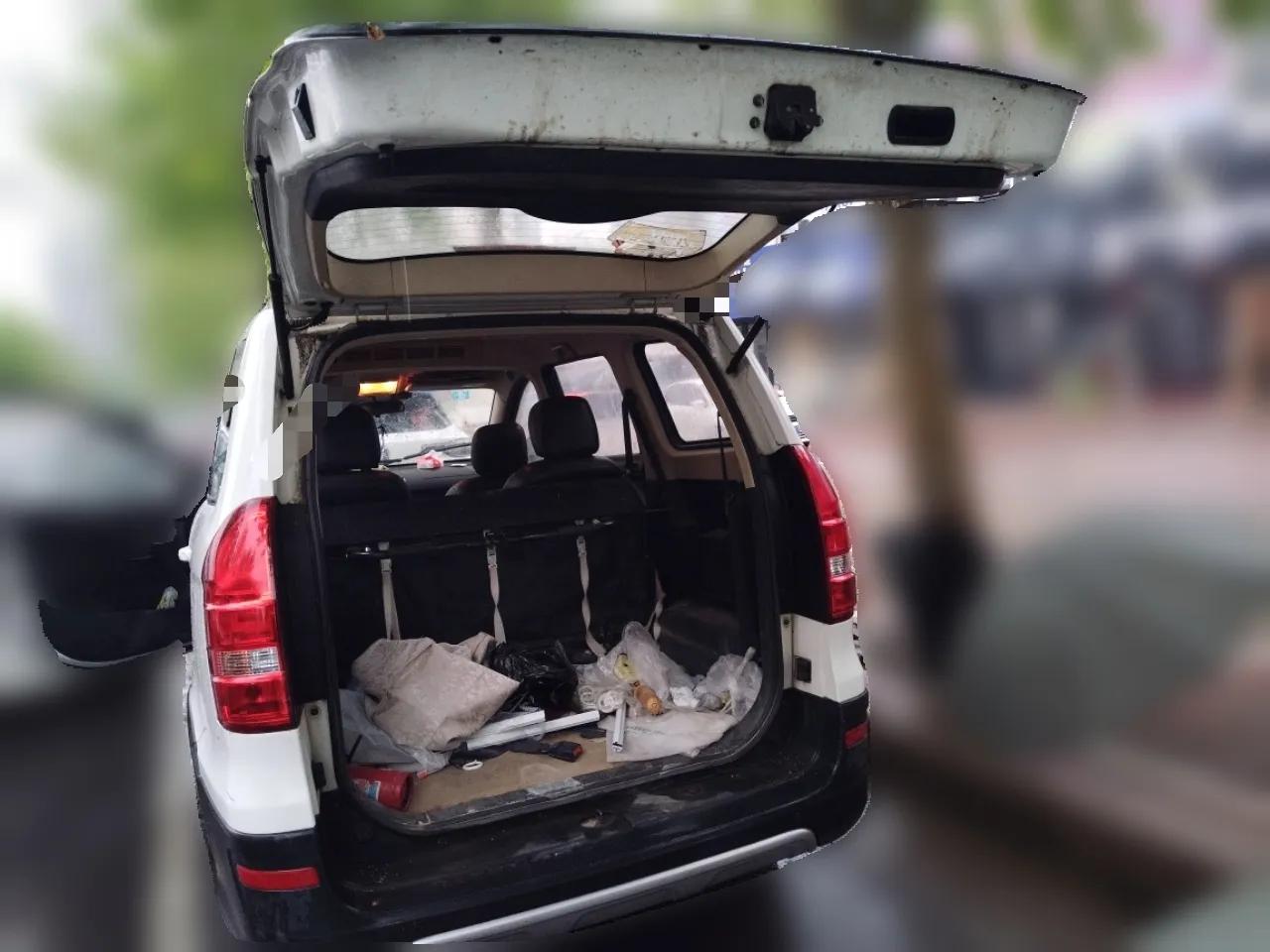 Dongfeng Fengon 360 2015 1.5L Manual Luxury 7-Seater China IV Standard — миниатюра 20