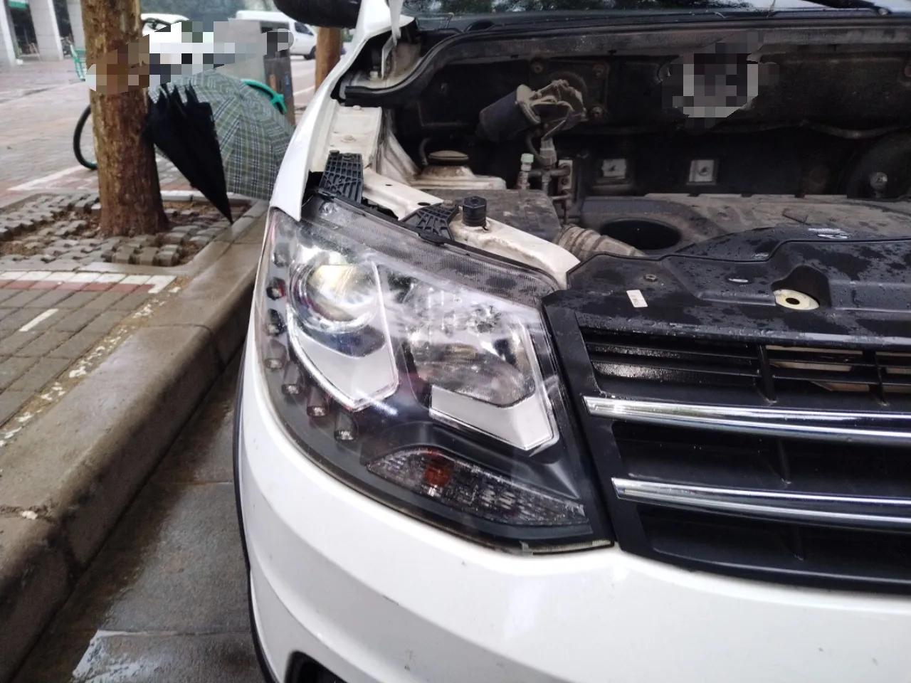 Dongfeng Fengon 360 2015 1.5L Manual Luxury 7-Seater China IV Standard — миниатюра 7