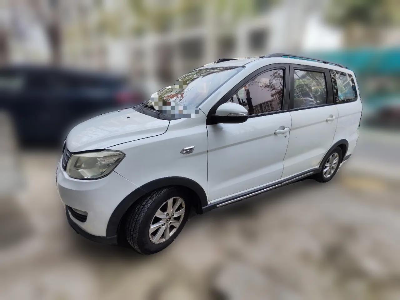 Dongfeng Fengon 350 2014 1.5L Manual Base Version — миниатюра 1