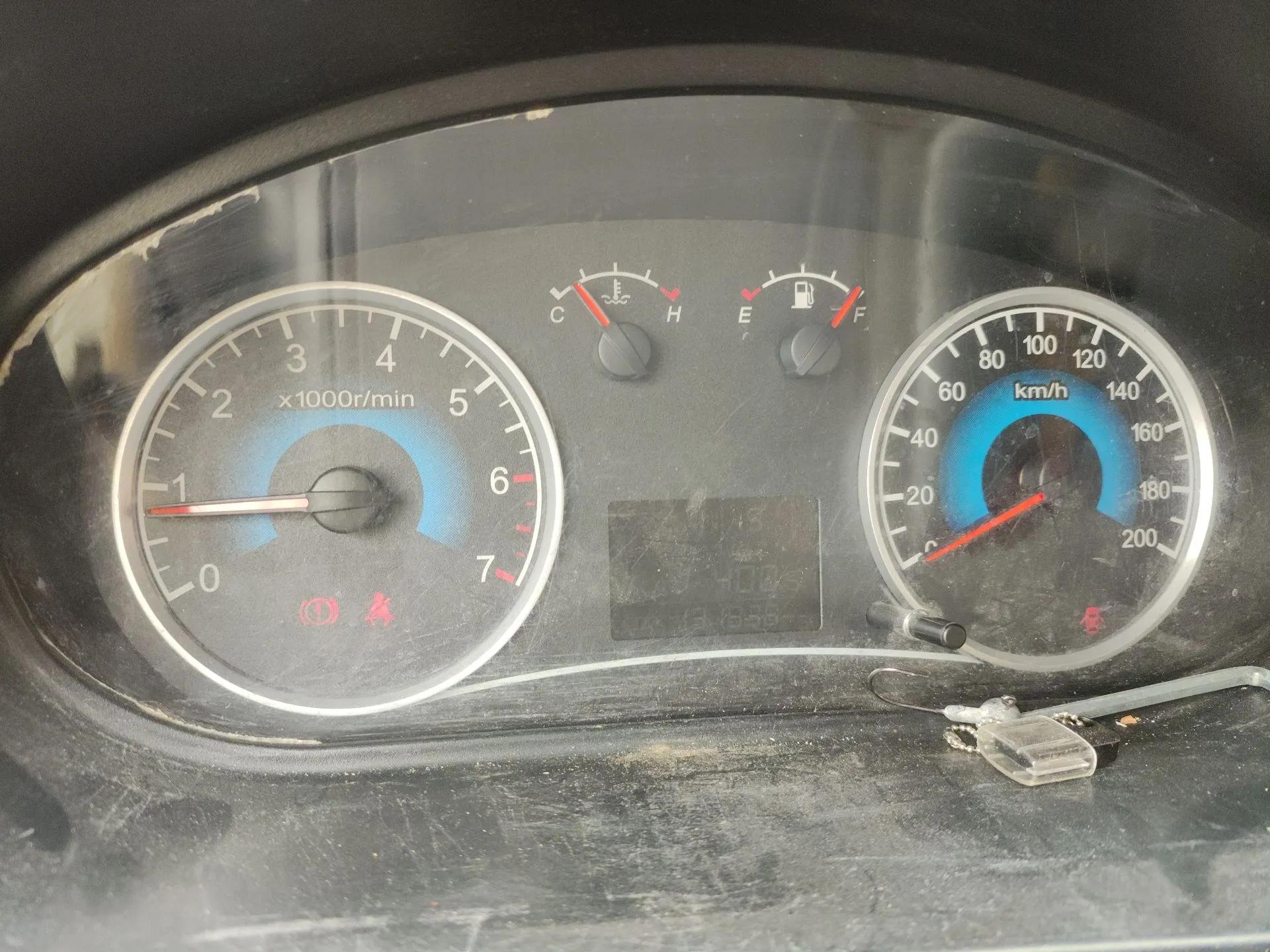 Dongfeng Fengon 350 2014 1.5L Manual Base Version — миниатюра 12