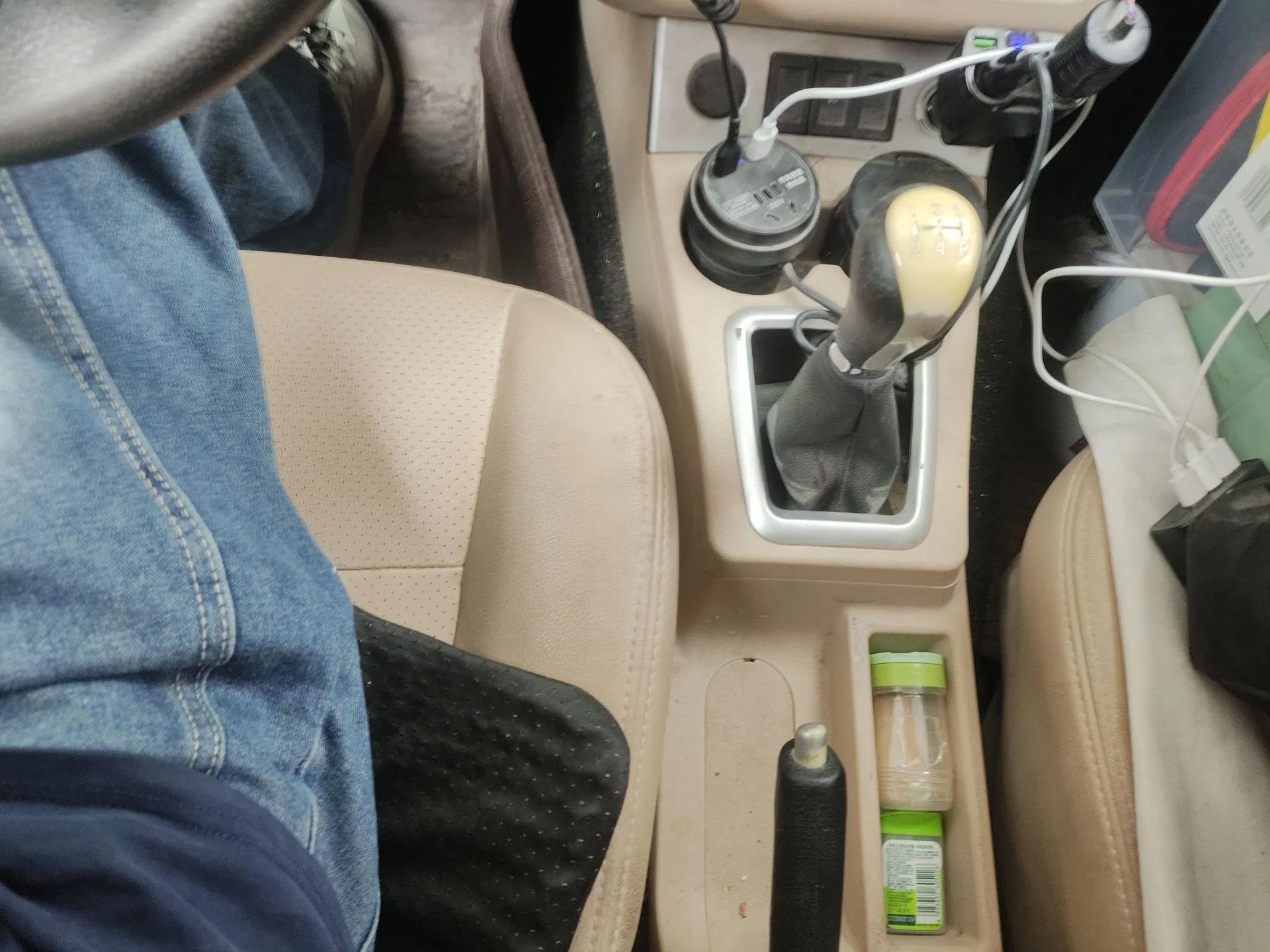 Dongfeng Fengon 350 2014 1.5L Manual Base Version — миниатюра 15