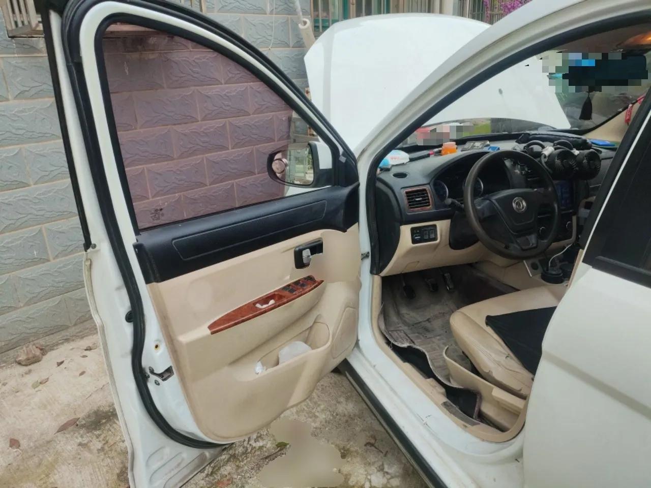 Dongfeng Fengon 350 2014 1.5L Manual Base Version — миниатюра 17