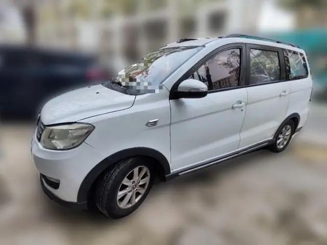 Dongfeng Fengon 350 2014 1.5L Manual Base Version