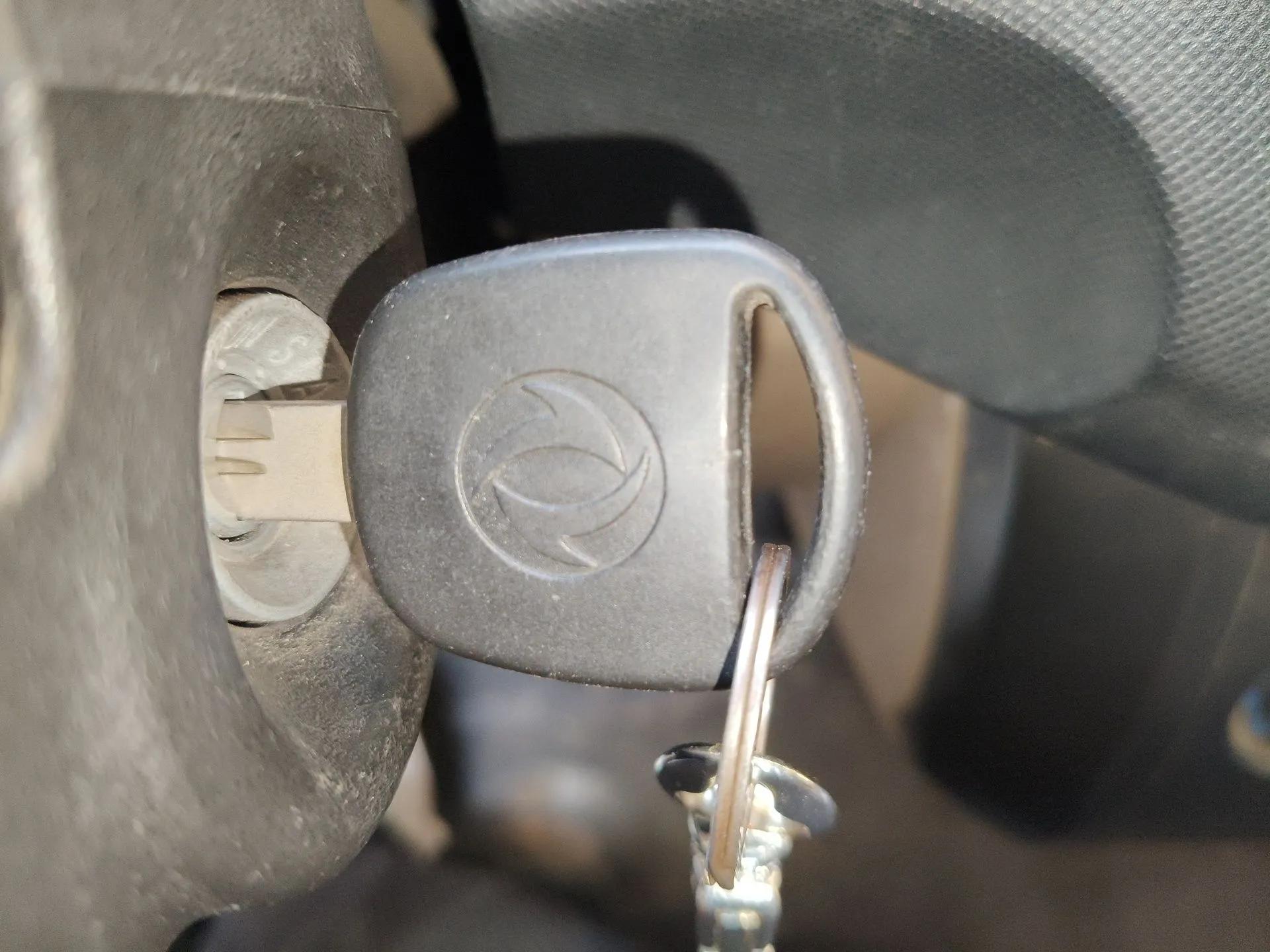 Dongfeng Xiaokang V29 2012 1.2L Standard Version — миниатюра 9