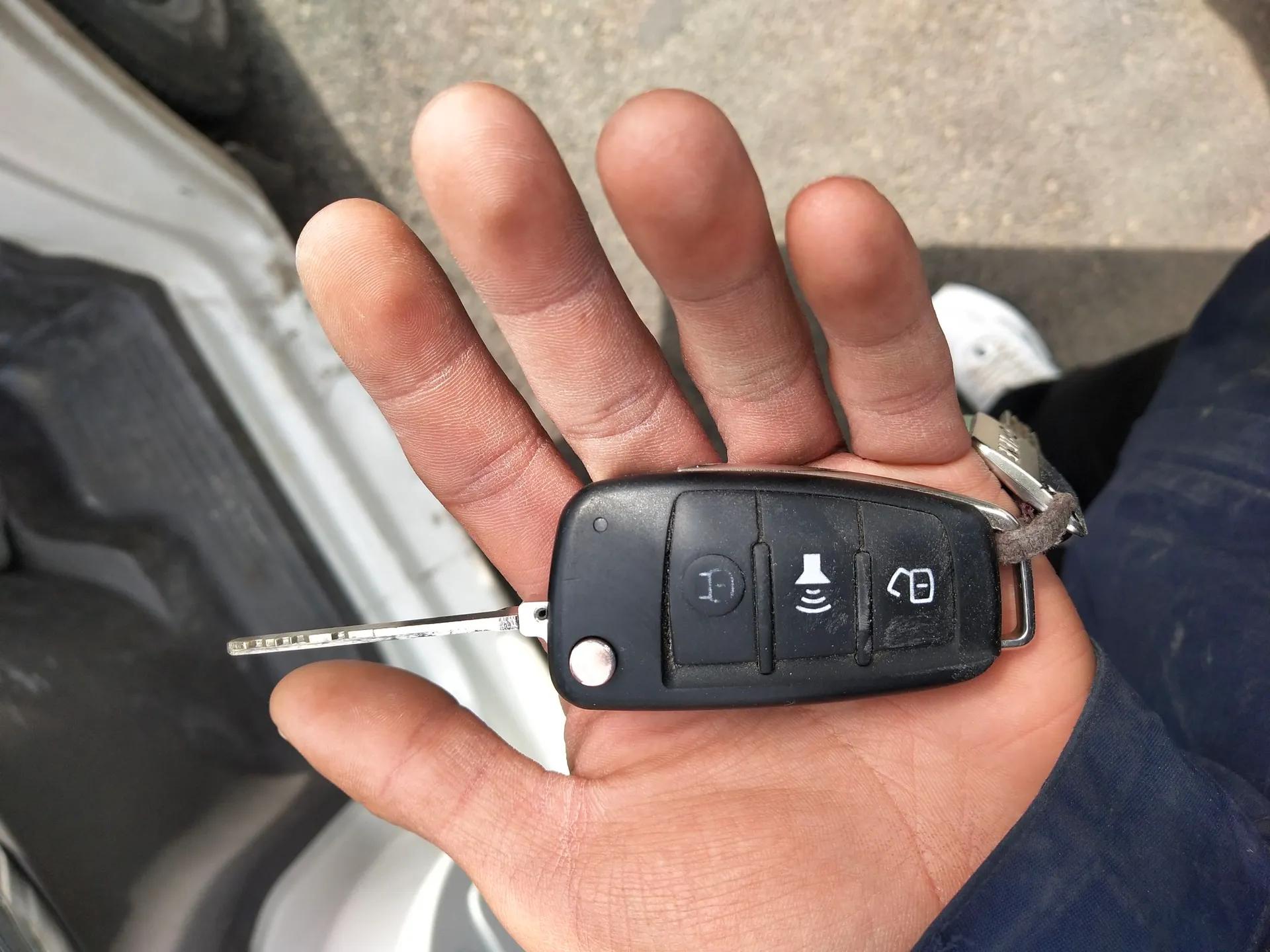 Dongfeng Yufeng EM26 2023 High-End Model 41.86 kWh CATL — миниатюра 9