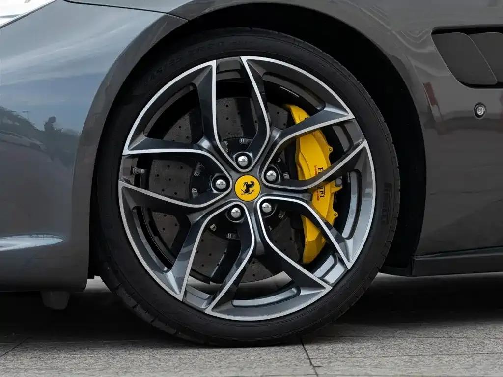2017 GTC4Lusso 3.9T V8 — миниатюра 8