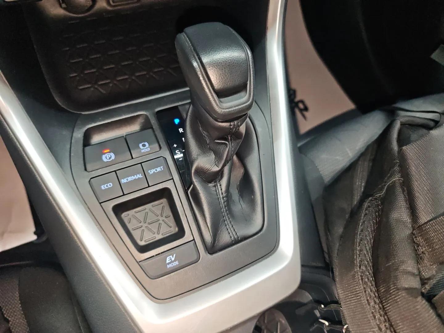 Toyota RAV4 2020 Dual-Engine 2.5L E-CVT Two-Wheel Drive Elite Edition — миниатюра 12