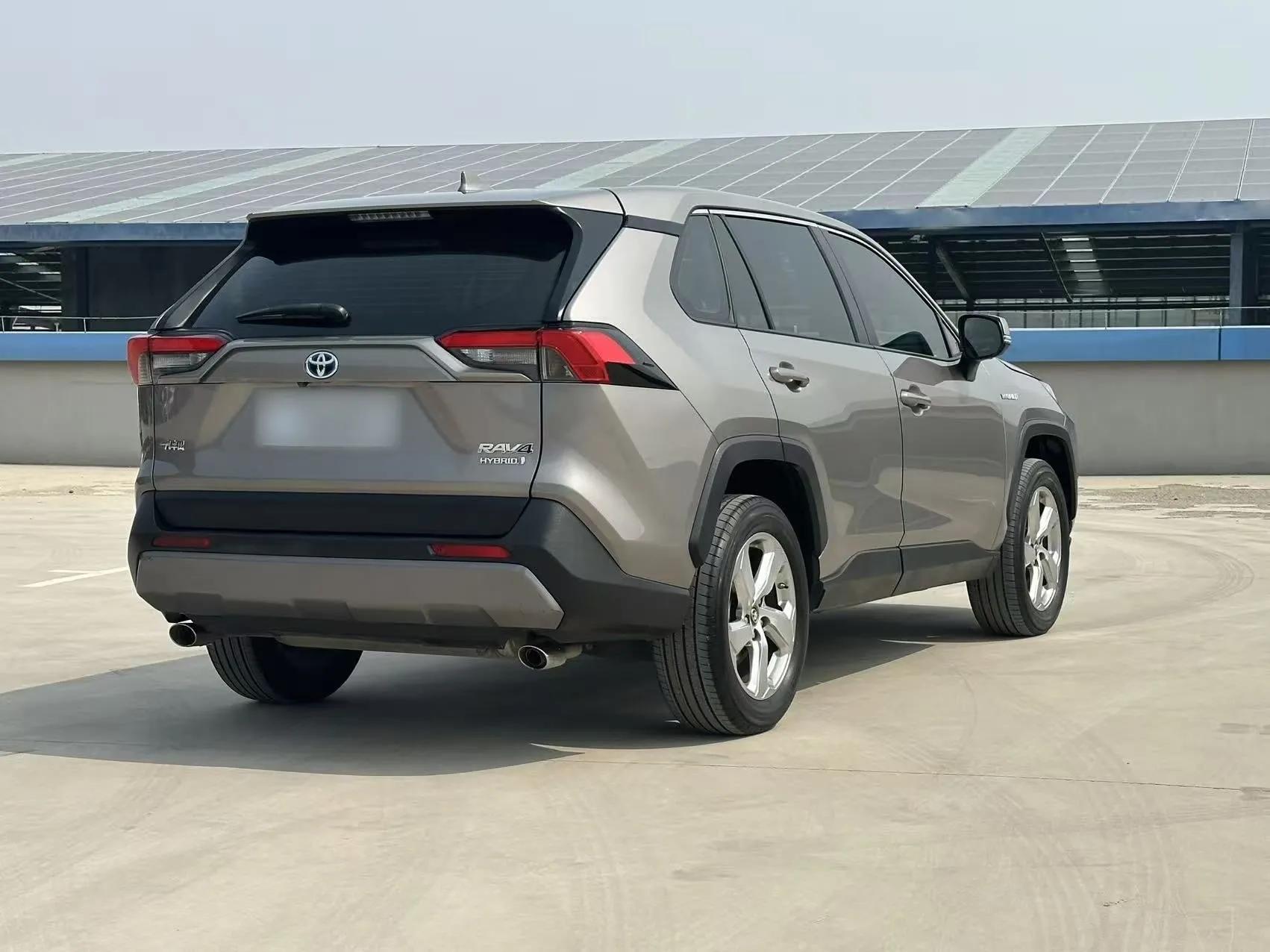 Toyota RAV4 2020 Dual-Engine 2.5L E-CVT Two-Wheel Drive Elite Edition — миниатюра 6