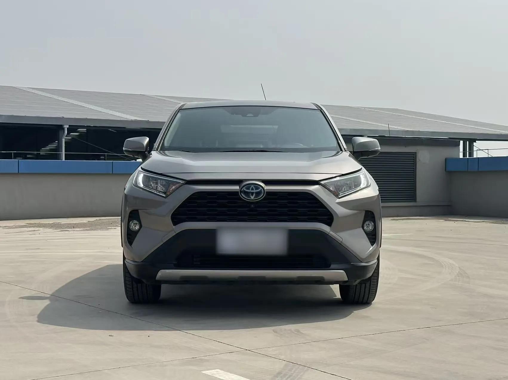 Toyota RAV4 2020 Dual-Engine 2.5L E-CVT Two-Wheel Drive Elite Edition — миниатюра 7