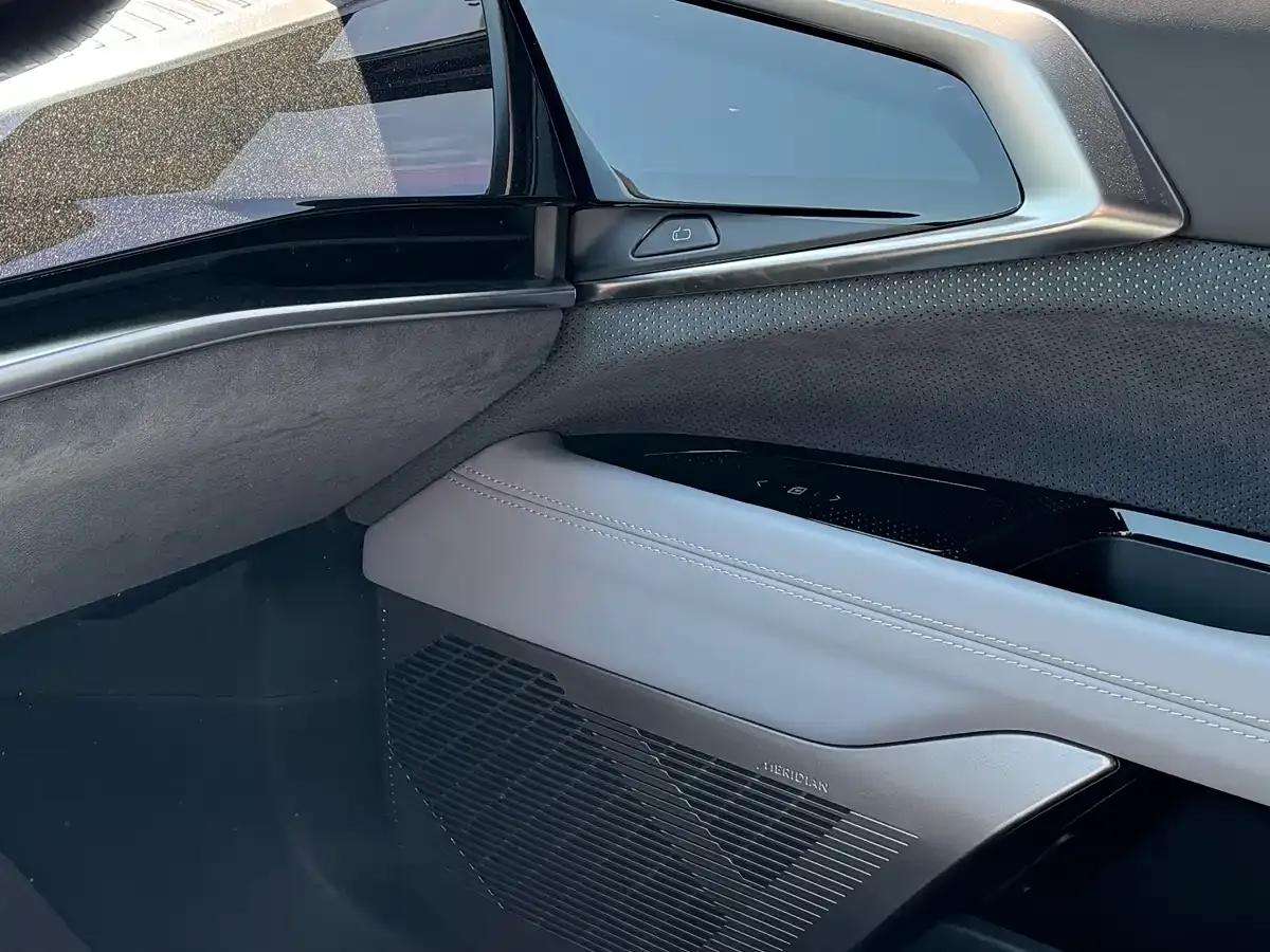 2023 HiPhi Z (Four-seater version) — миниатюра 17