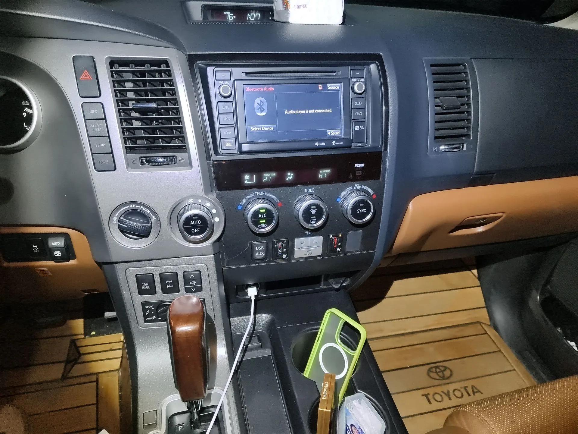 Toyota Sequoia  — миниатюра 14