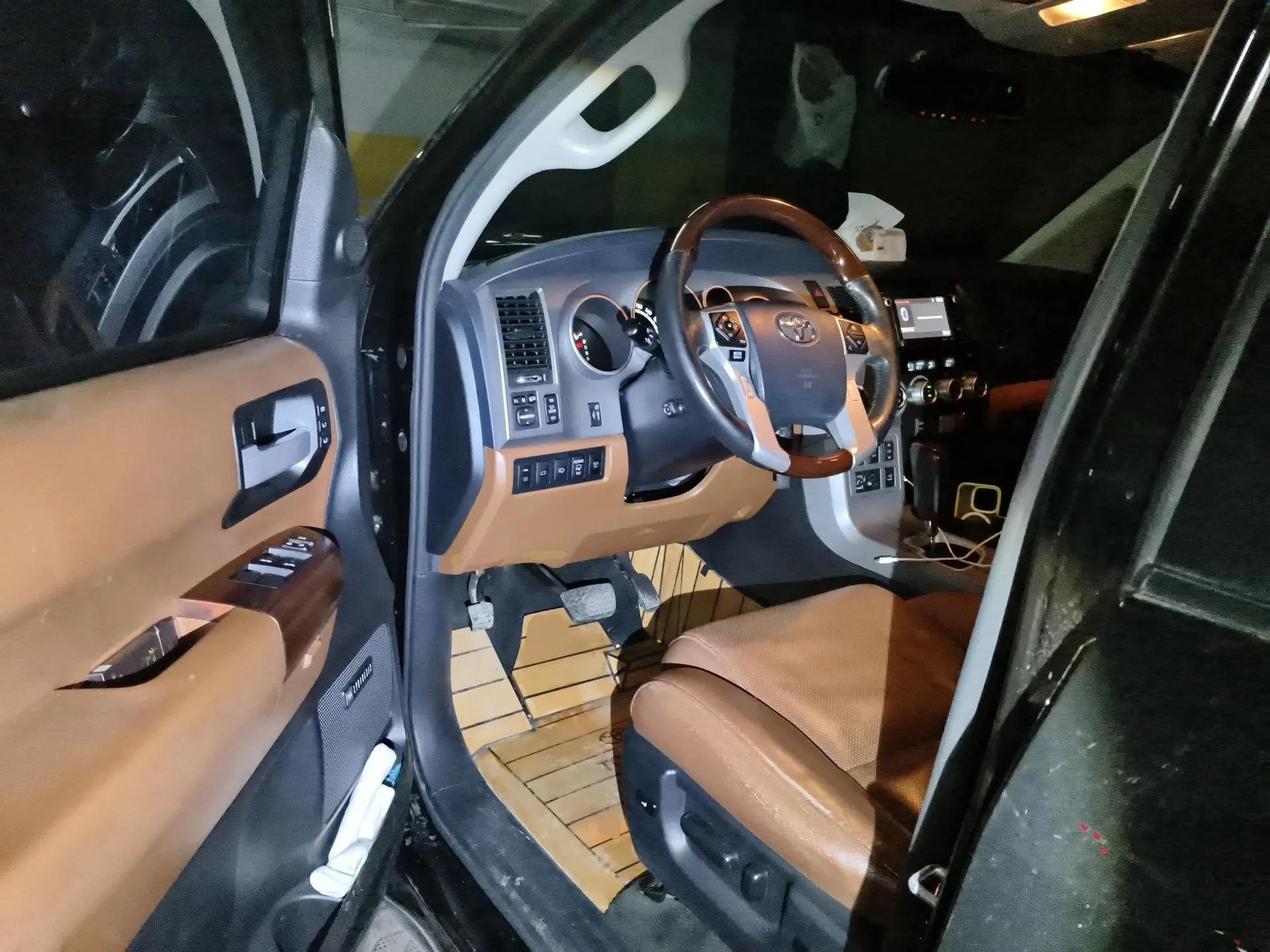 Toyota Sequoia  — миниатюра 17