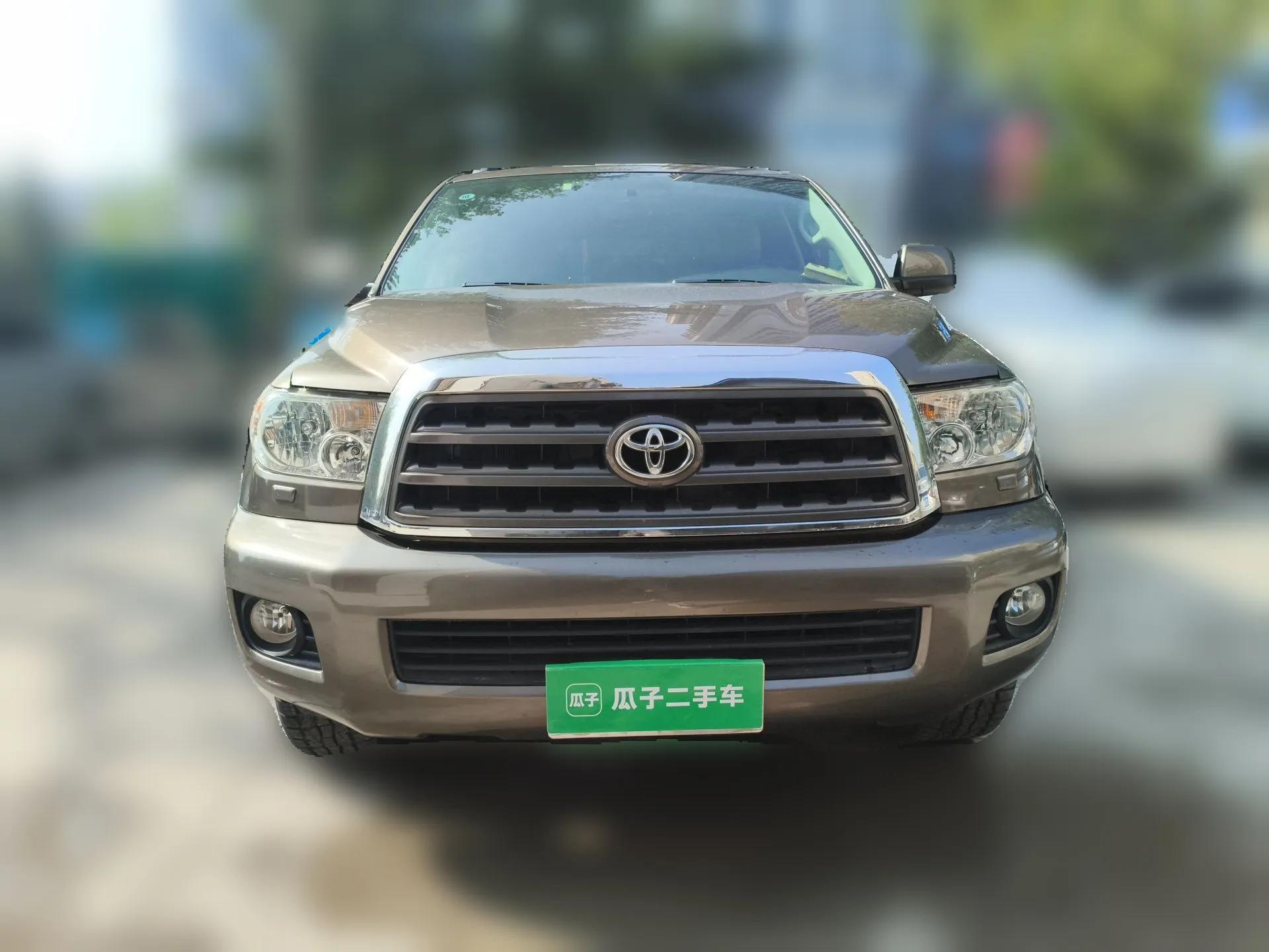 Toyota Sequoia  — миниатюра 2