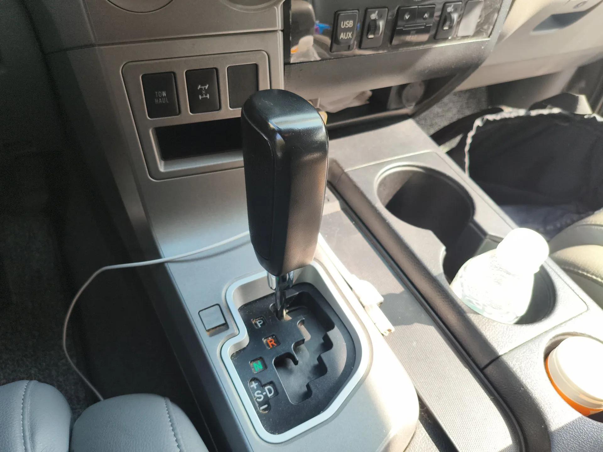 Toyota Sequoia  — миниатюра 15